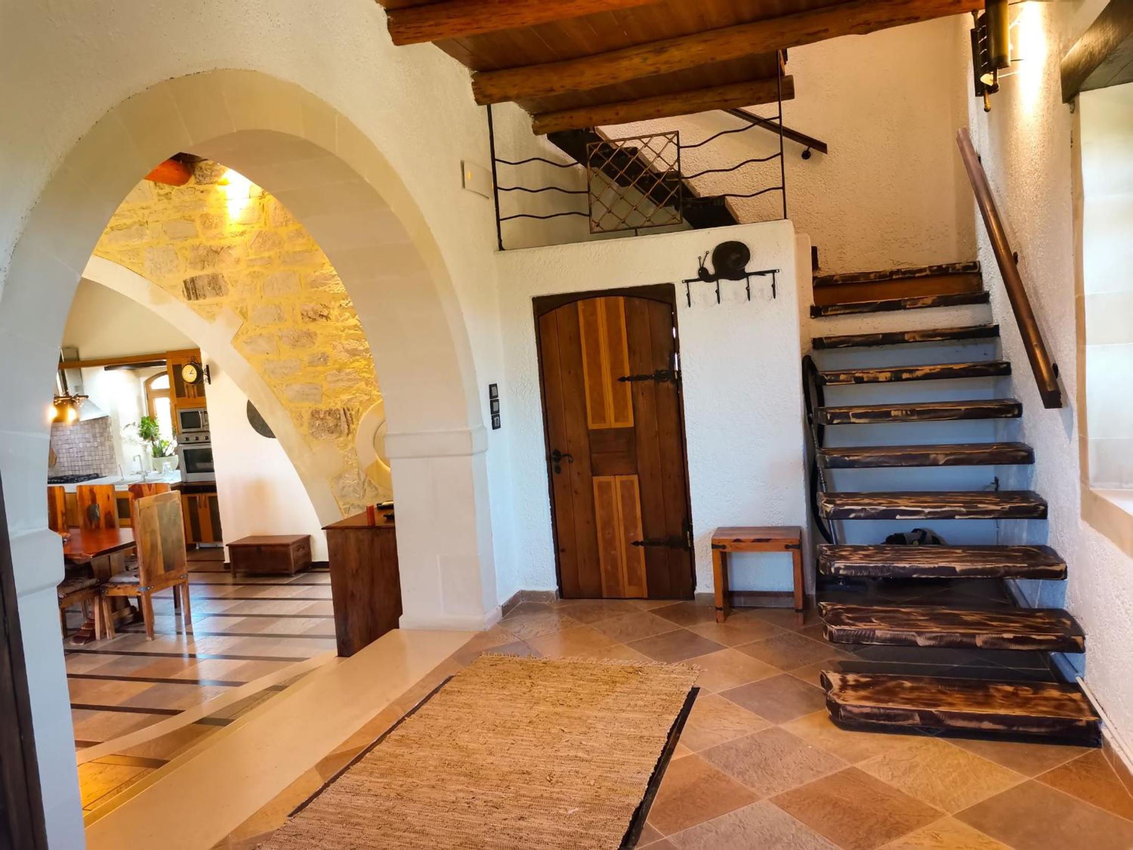 Villa with full Privacy and Swimming Pool. photo 1