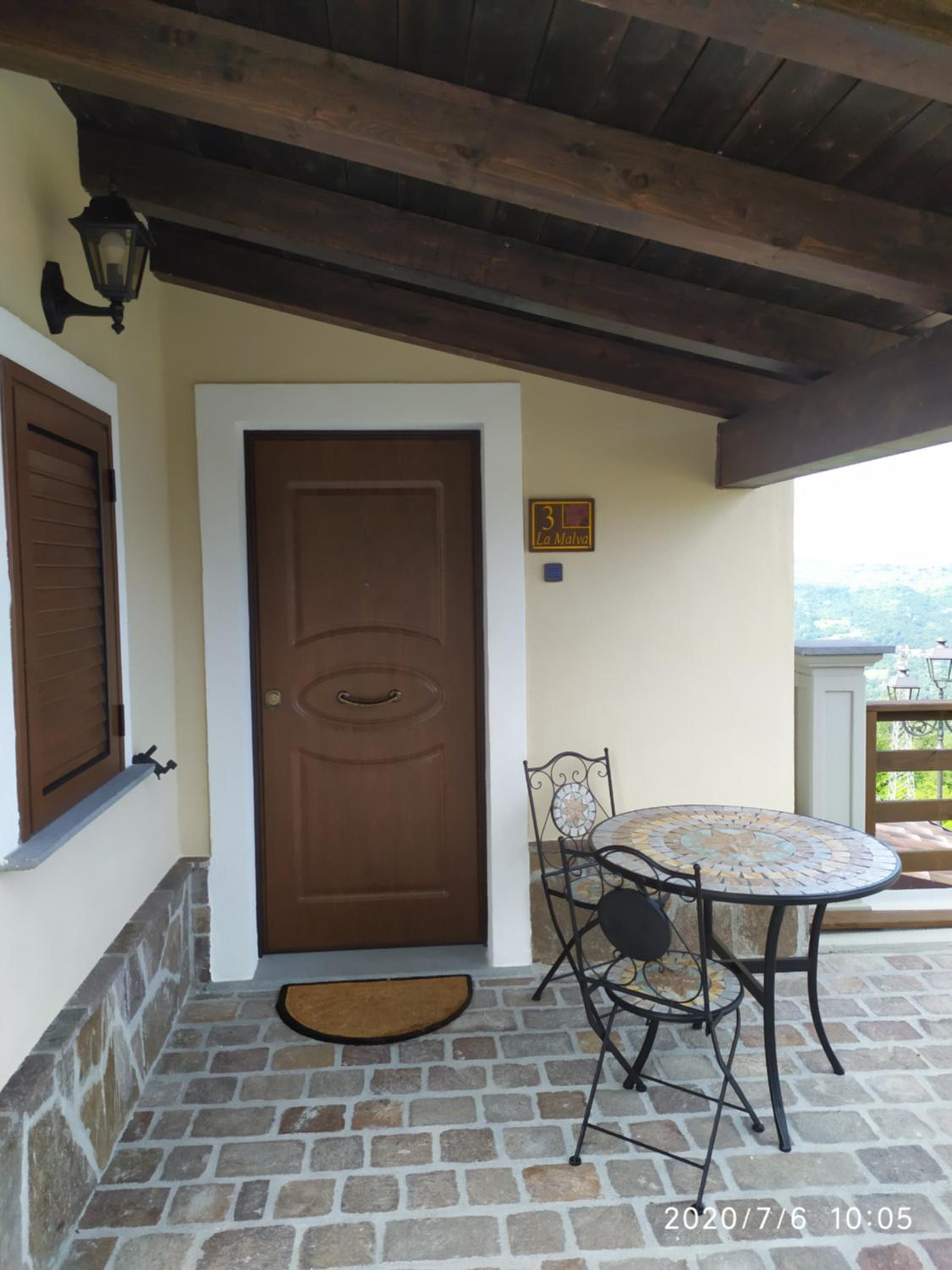 Apartment with Mountain View - Photo 24
