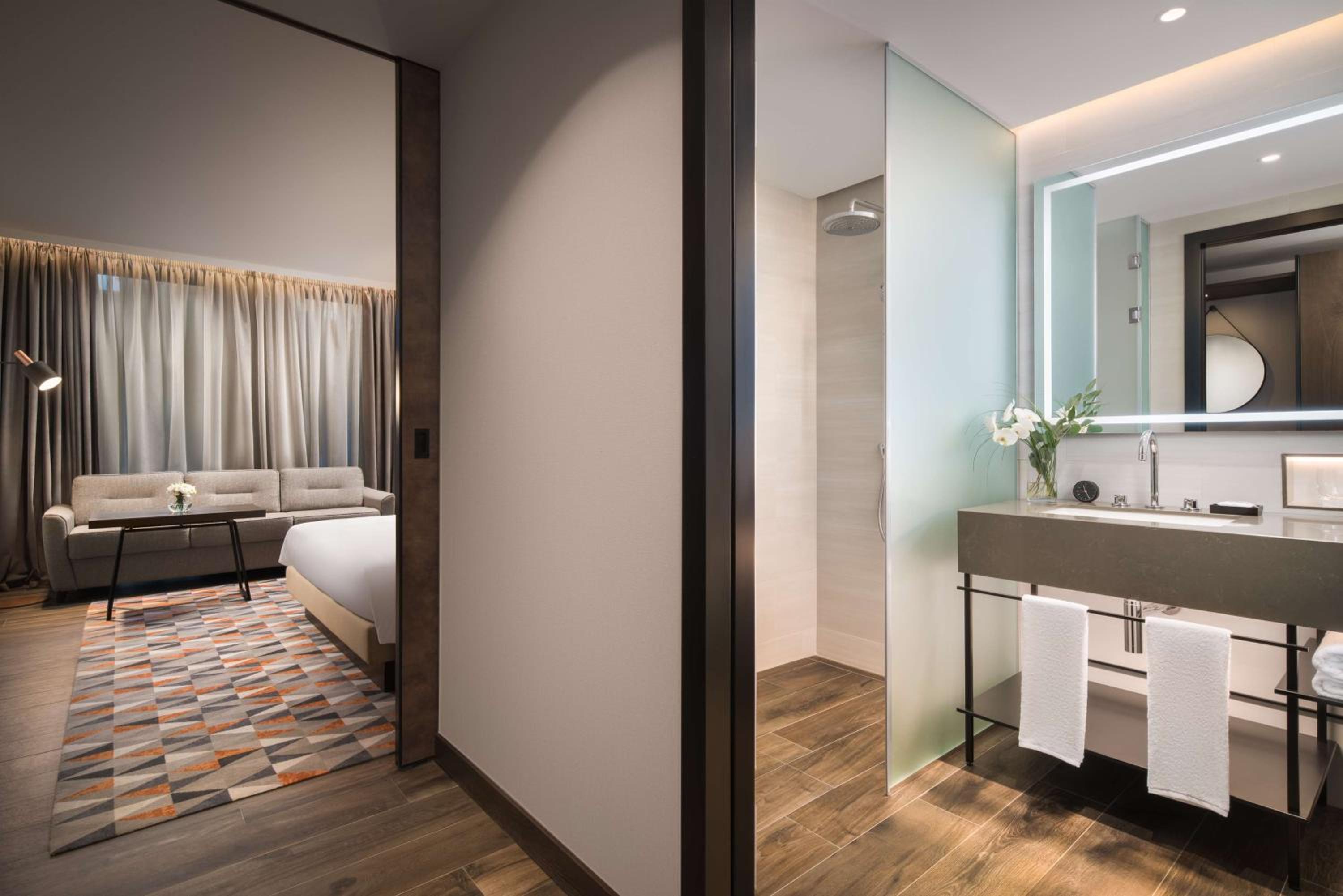 King Room - Club Access - Photo 10