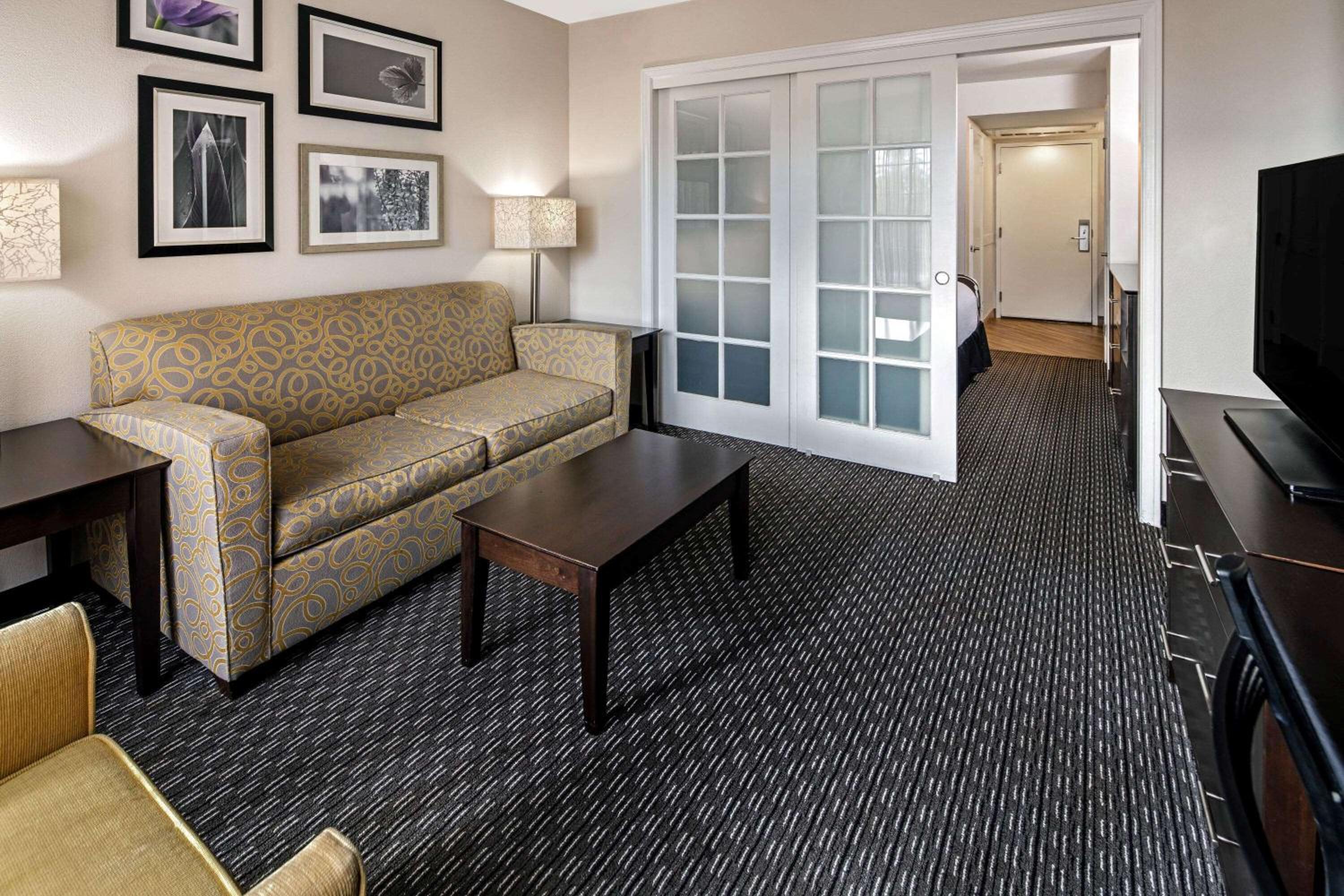 1 King Bed, Suite - Photo 3