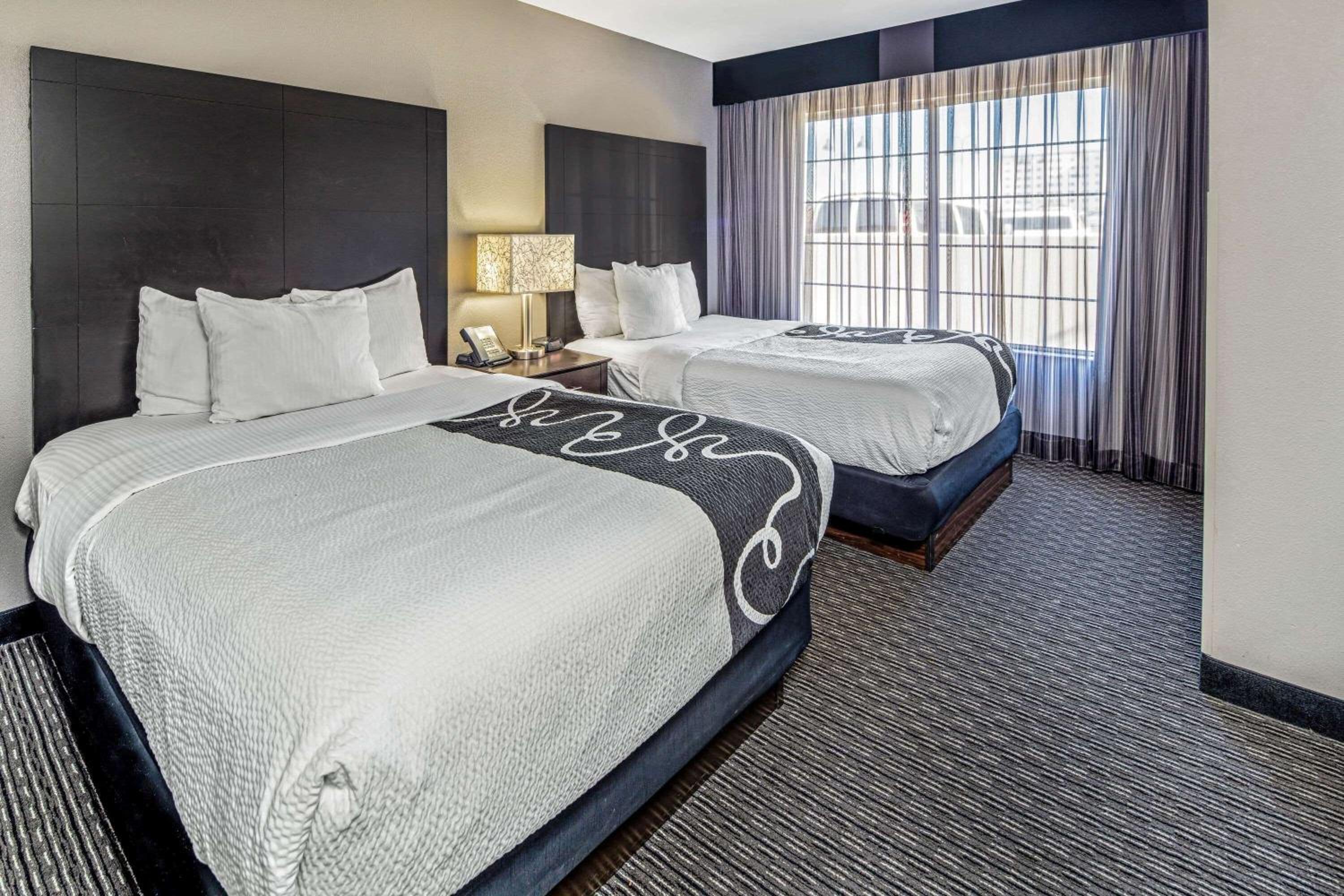 1 King Bed and 2 Full Beds, Suite - Photo 1
