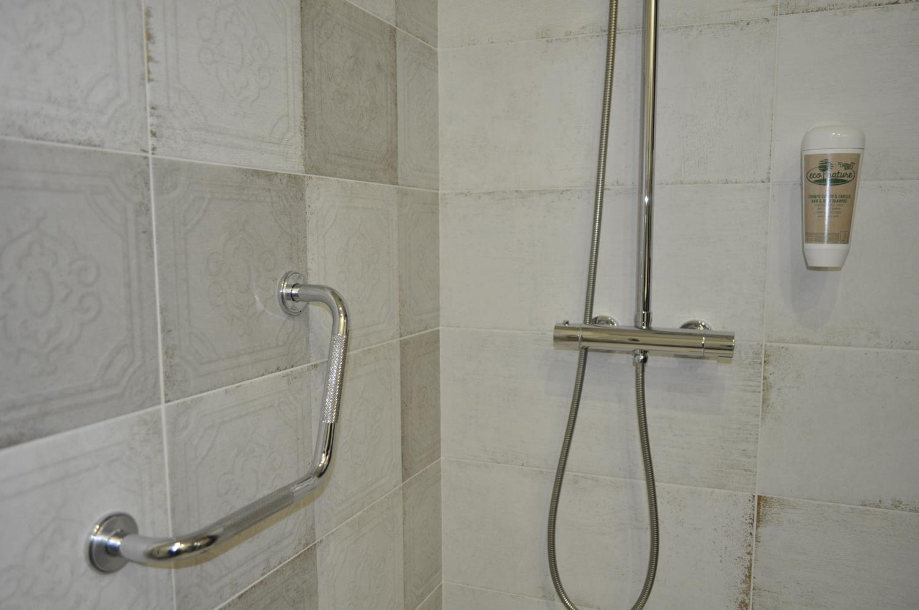 Double or Twin Room - Disability Access photo 3