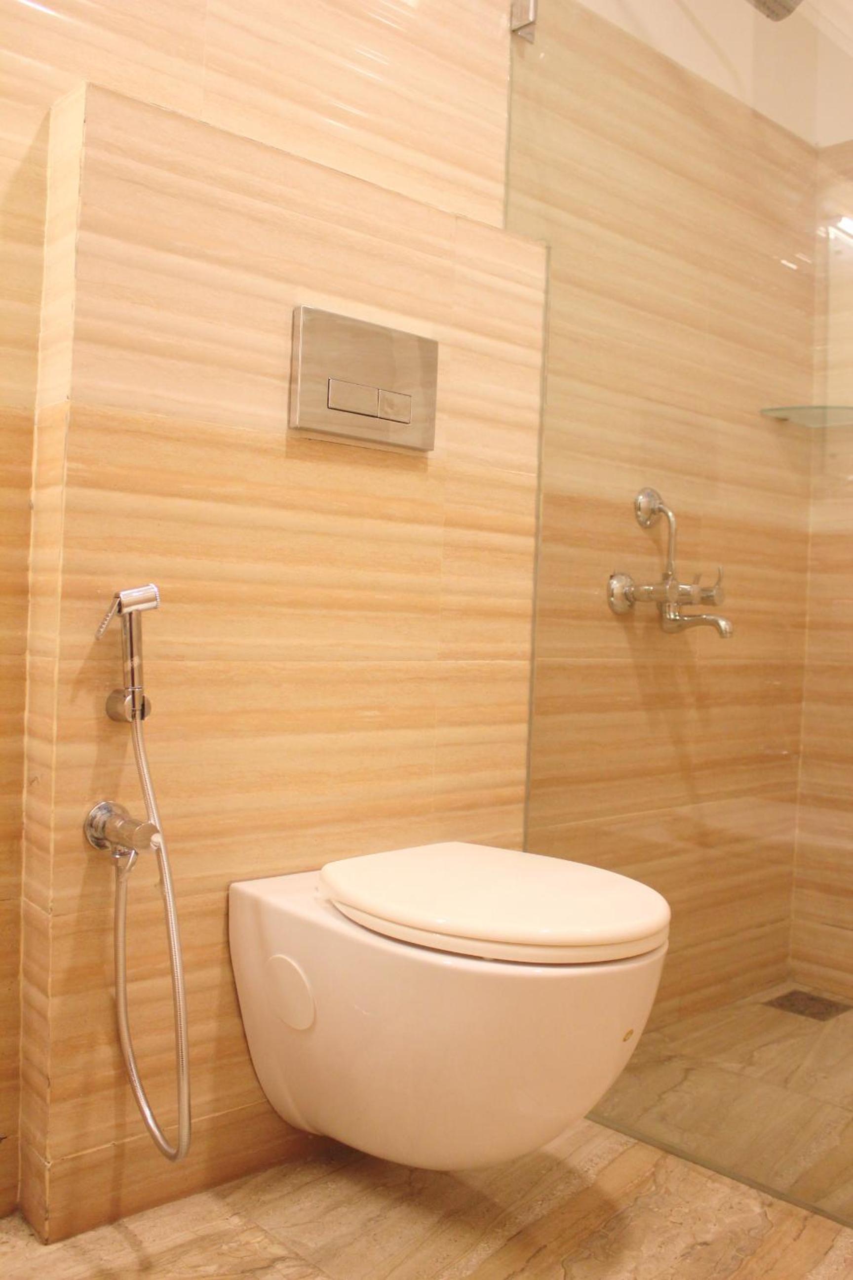 Deluxe Double Room (2 Adults + 1 Child) - Photo 2