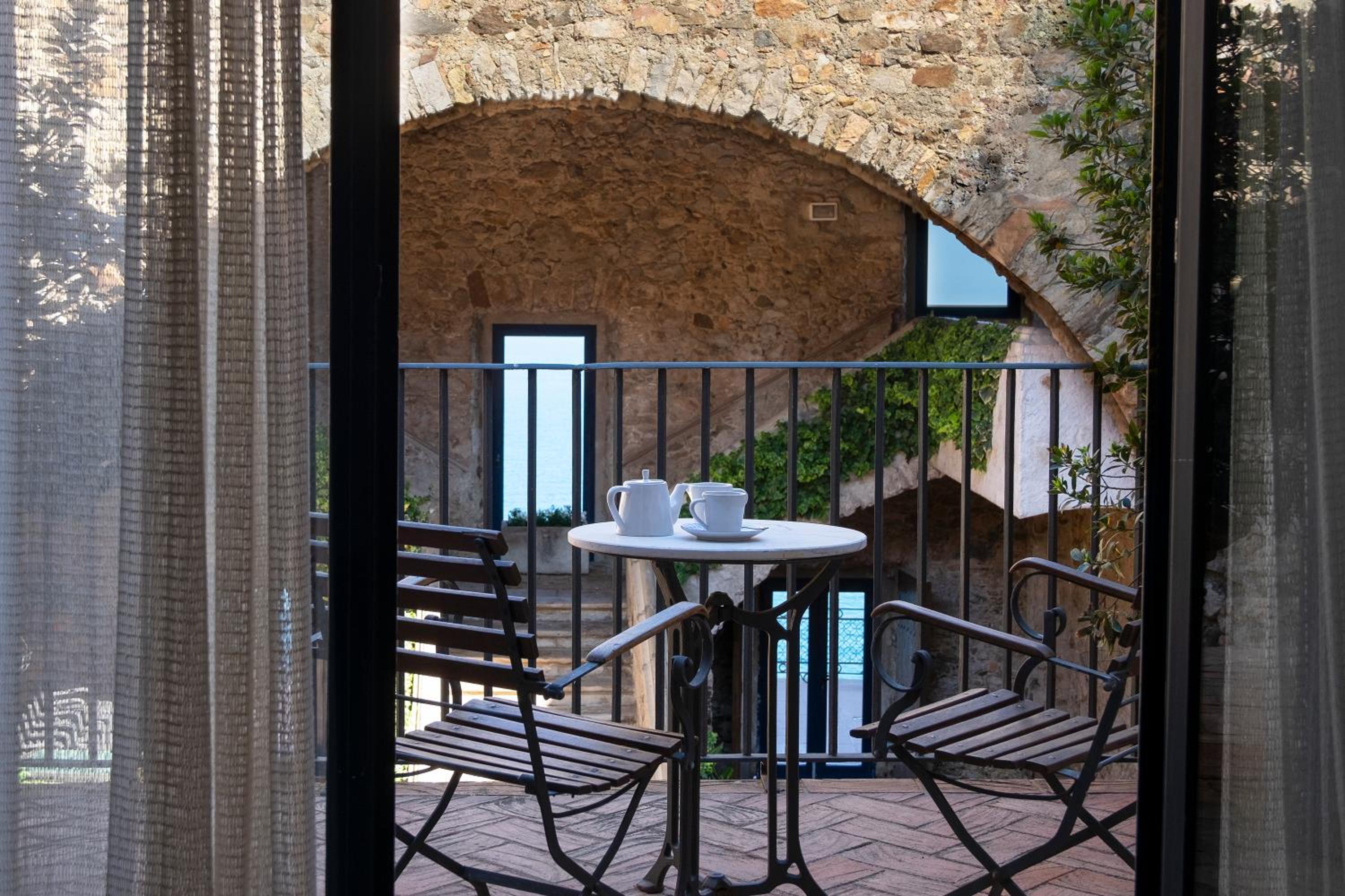Double Room with Balcony photo 3