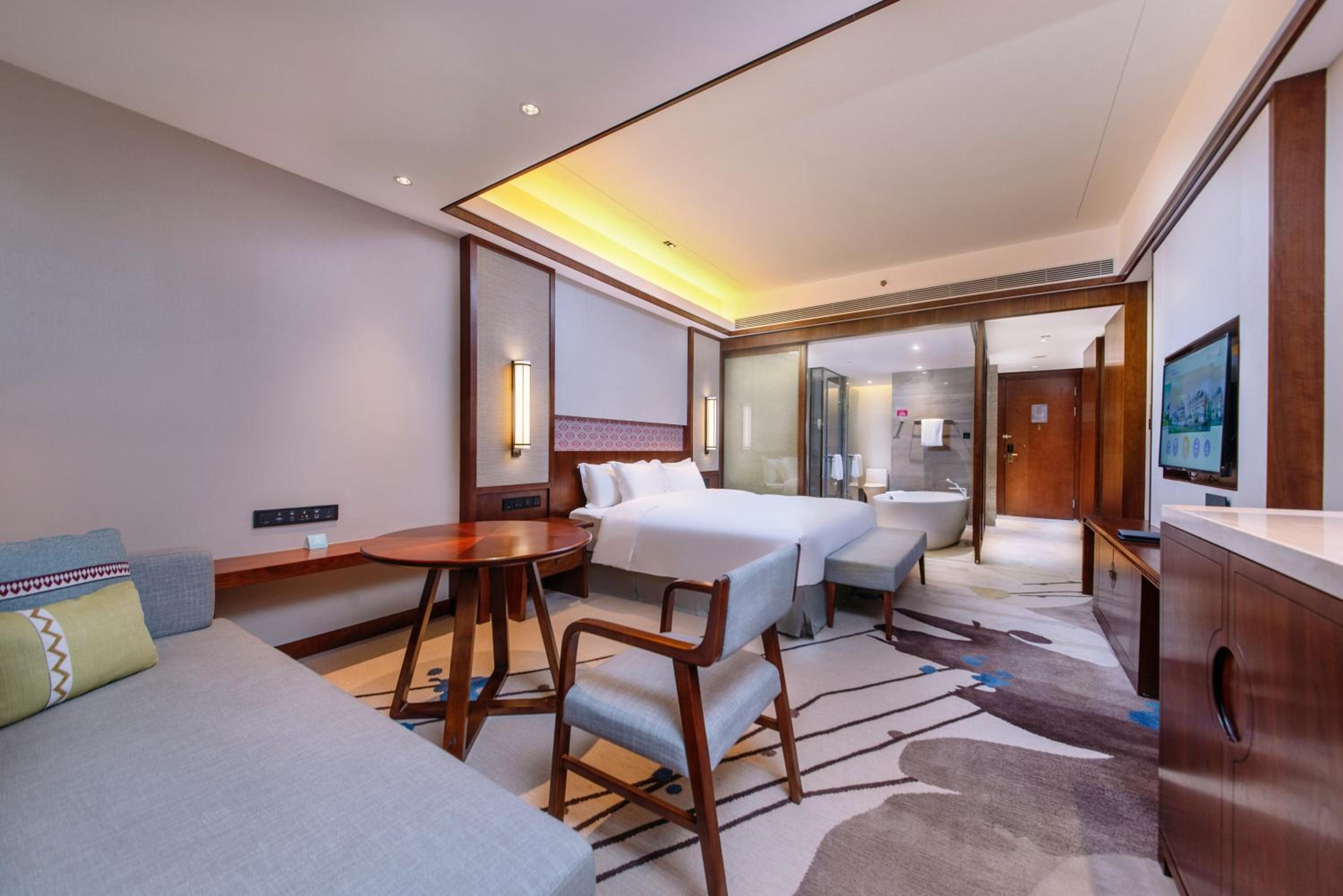 Deluxe King Room photo 3
