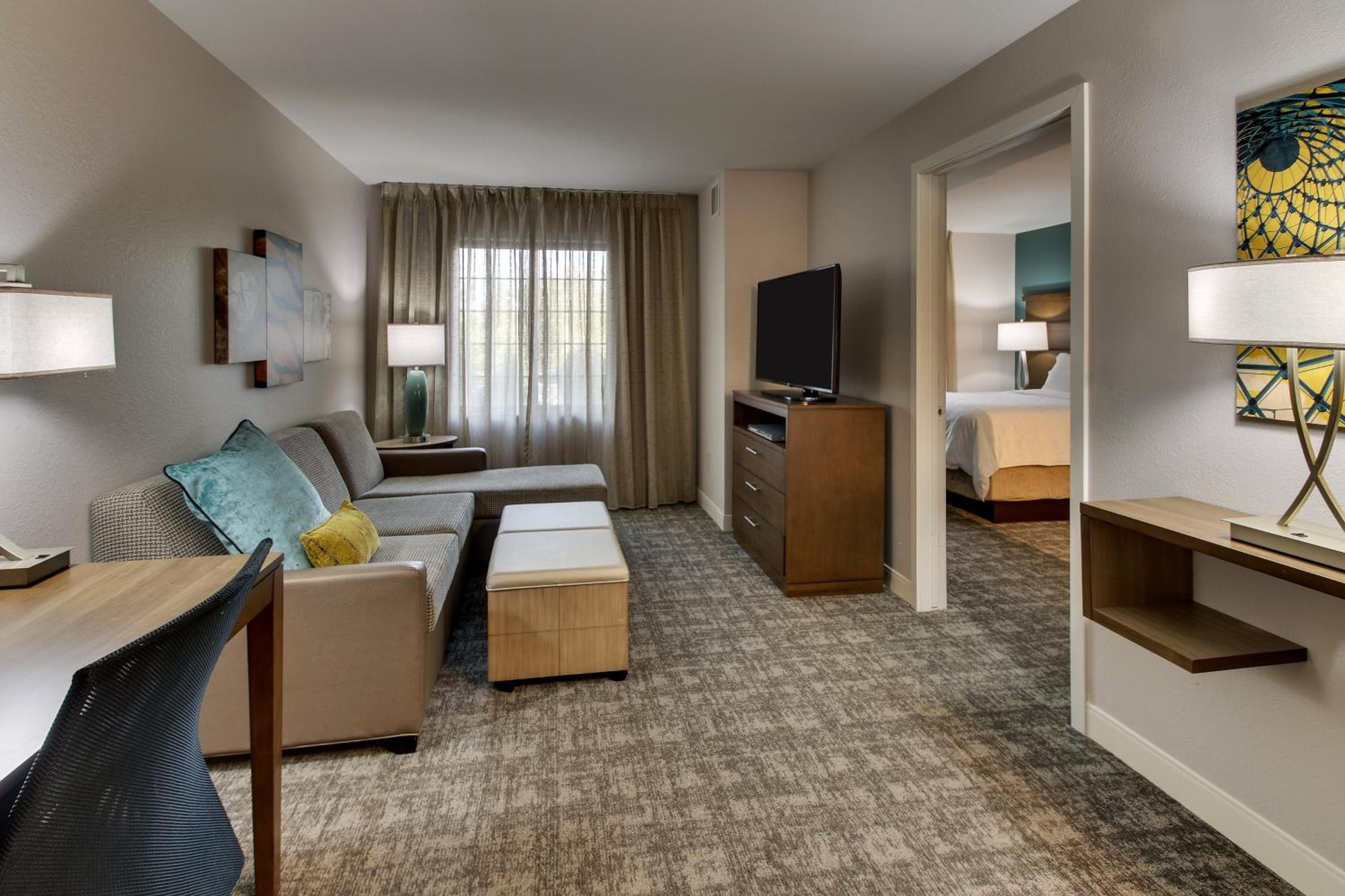 Two-Bedroom Suite - Photo 4