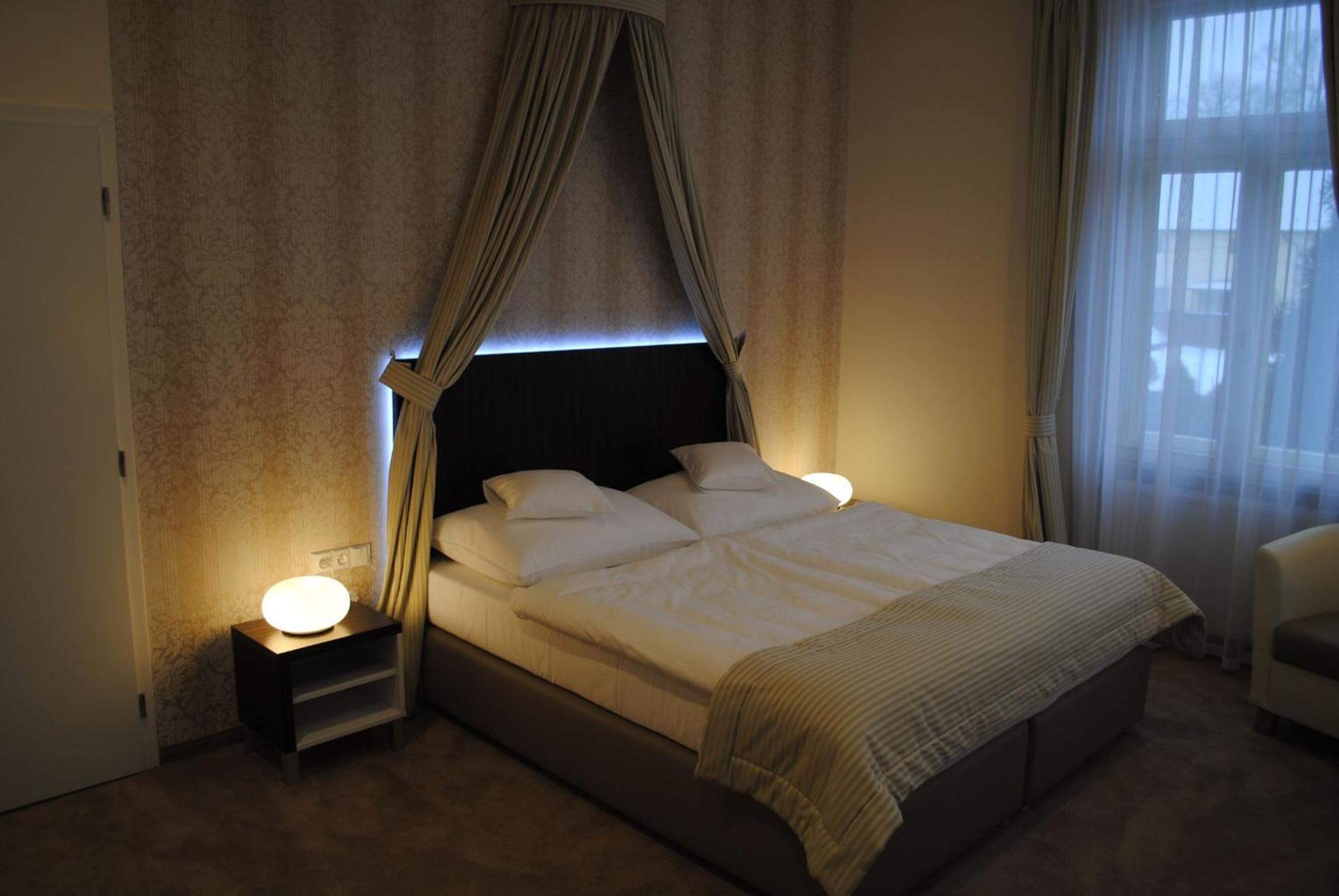 Deluxe Double Room with Bath