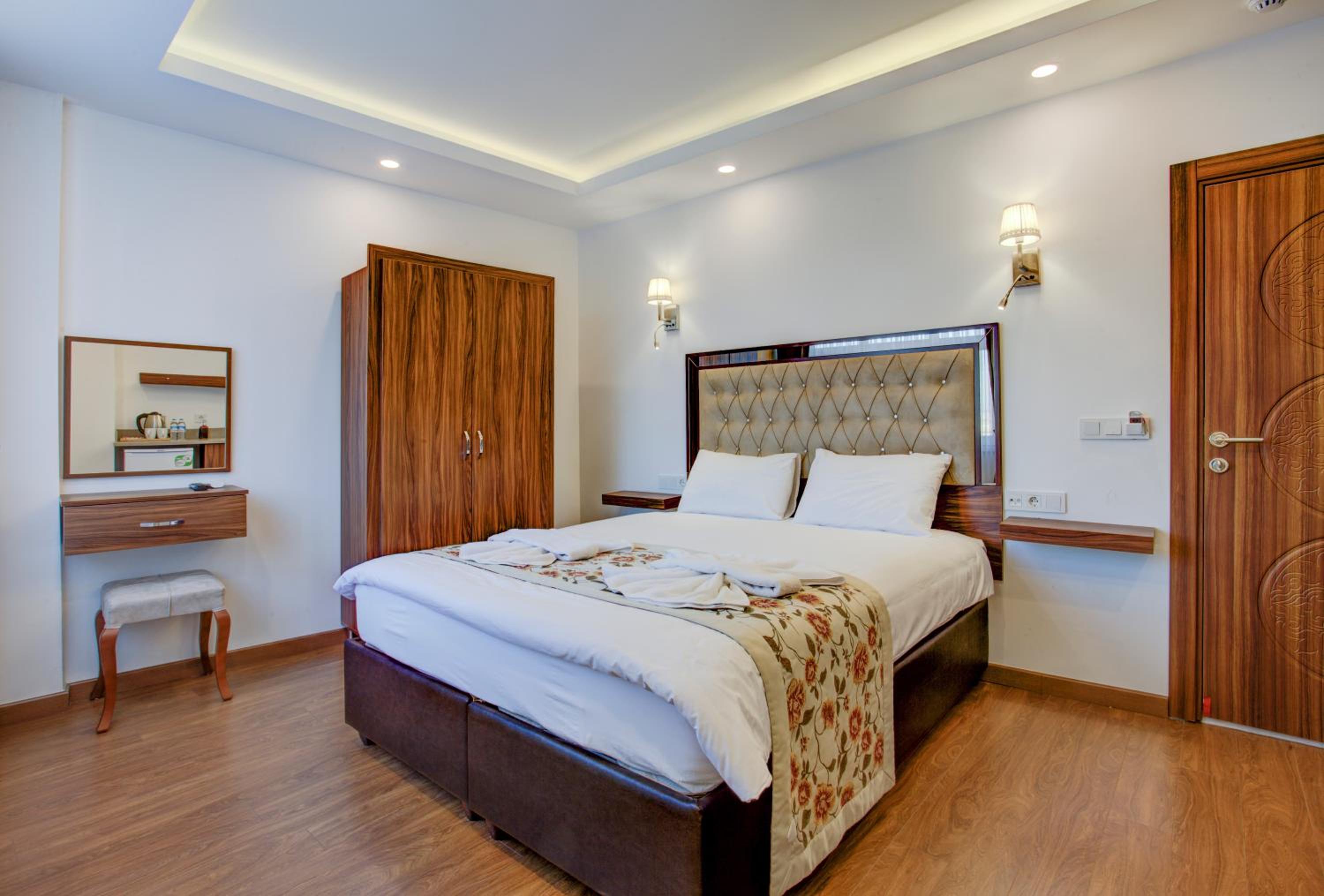 Double Room with Partial Sea View photo 3