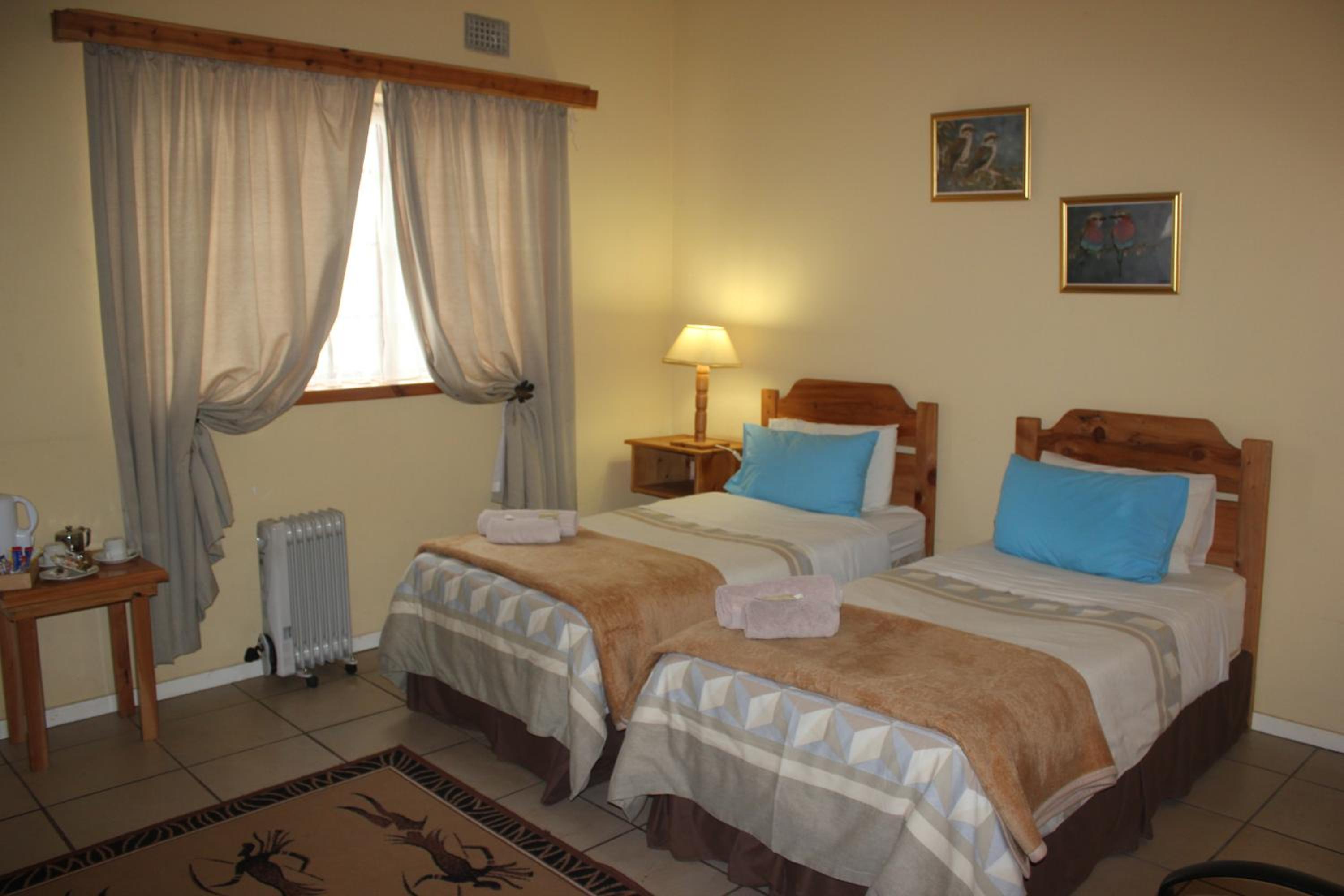 Twin Room - Photo 6