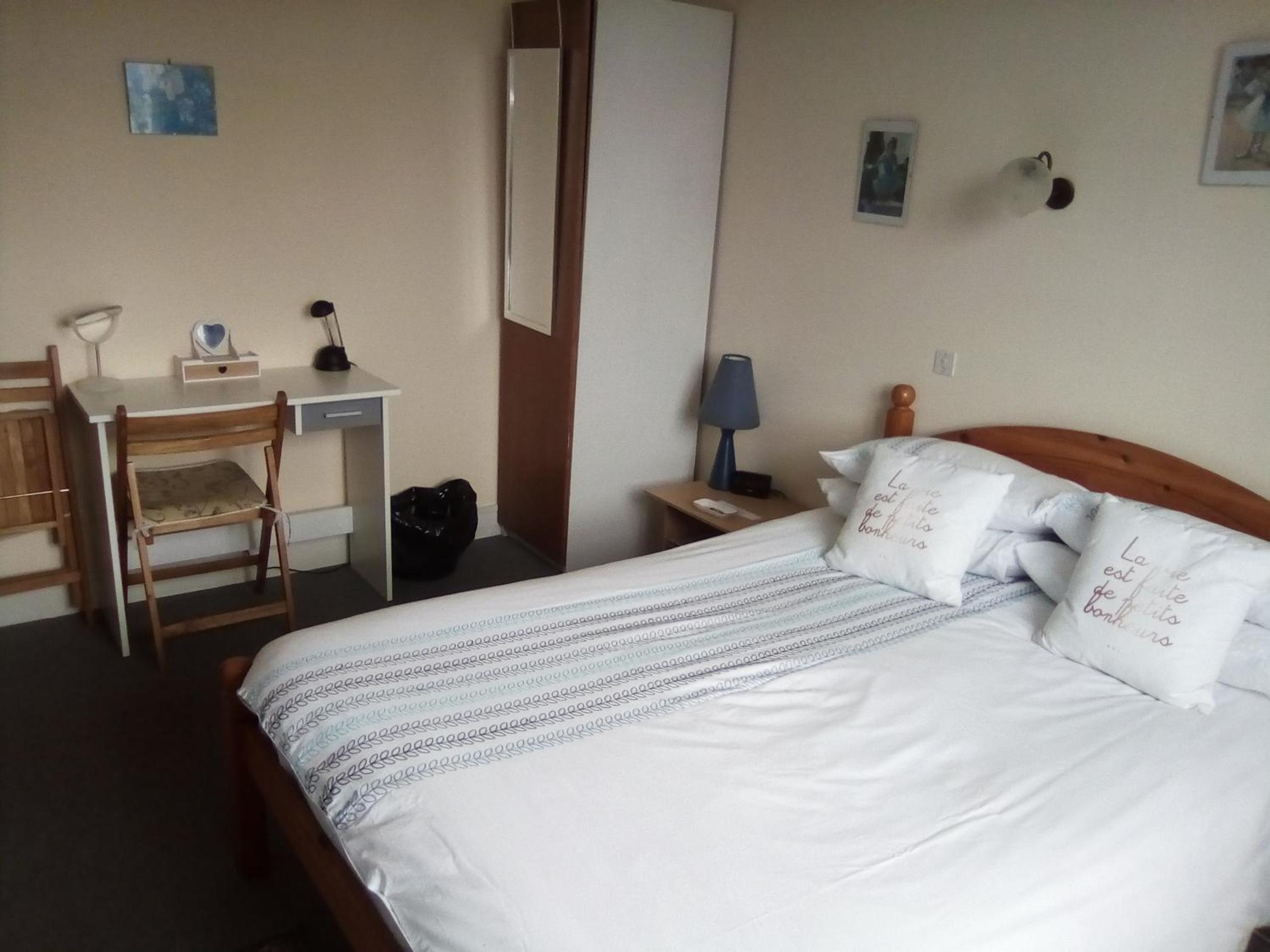 Double Room with Private Bathroom photo 2