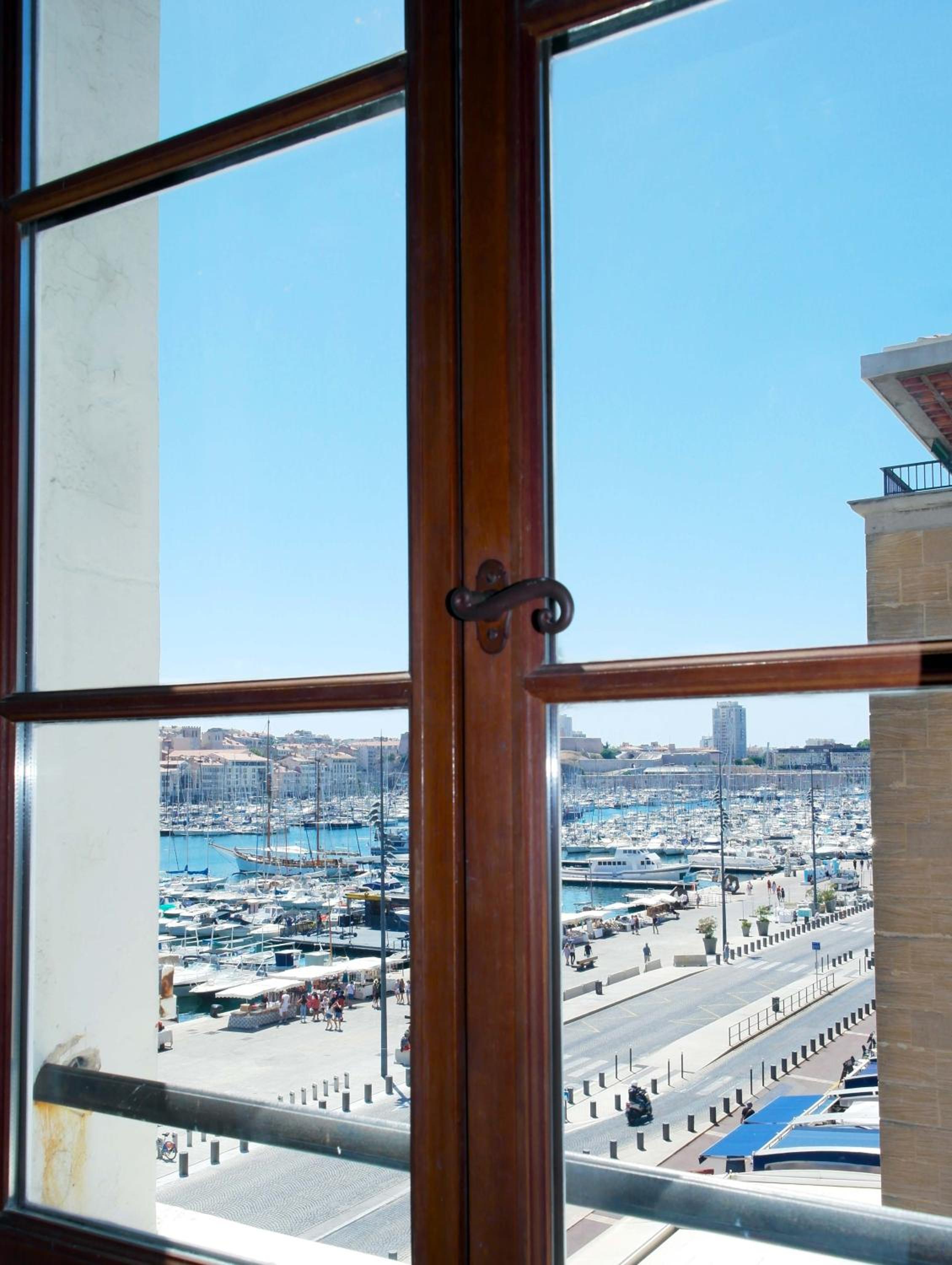 Double or Twin room with side view on the Old Port photo 2