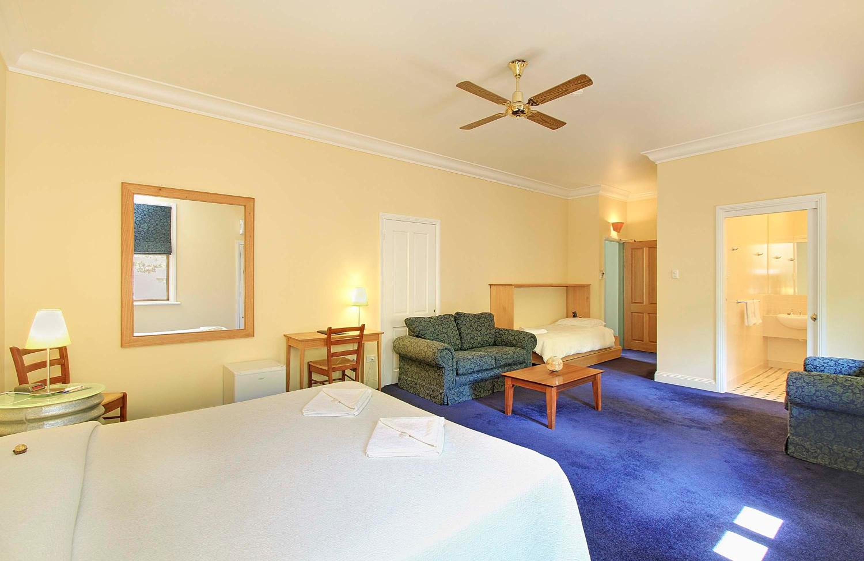 Deluxe Triple Room photo 2