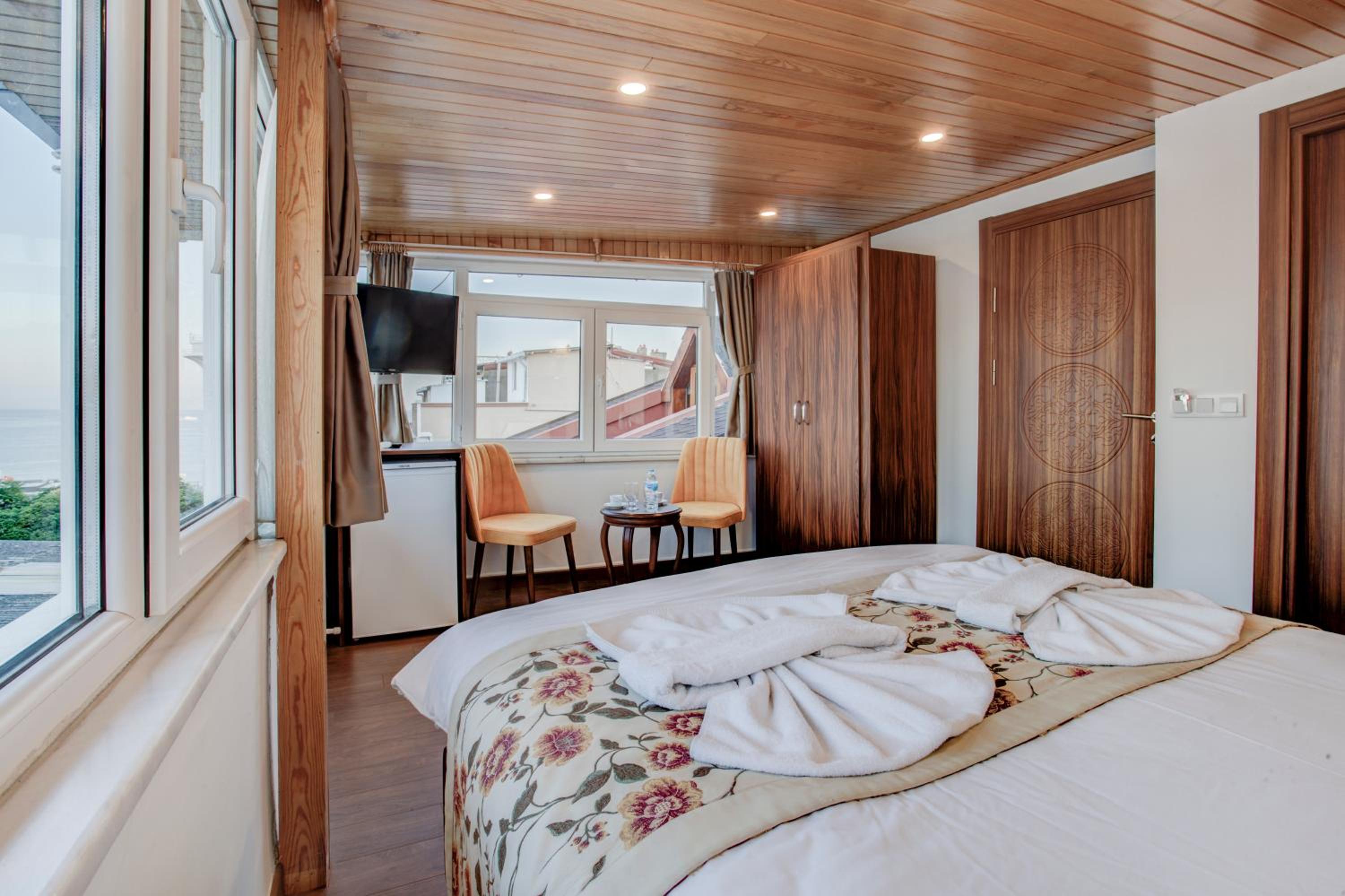 Deluxe Double Room with Sea View photo 1