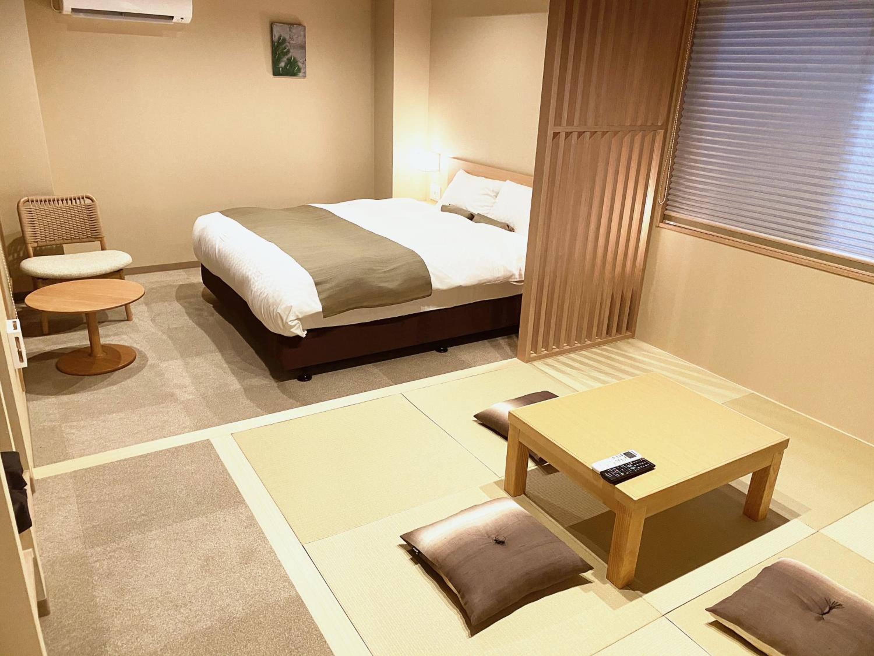 Queen Room A - Photo 2
