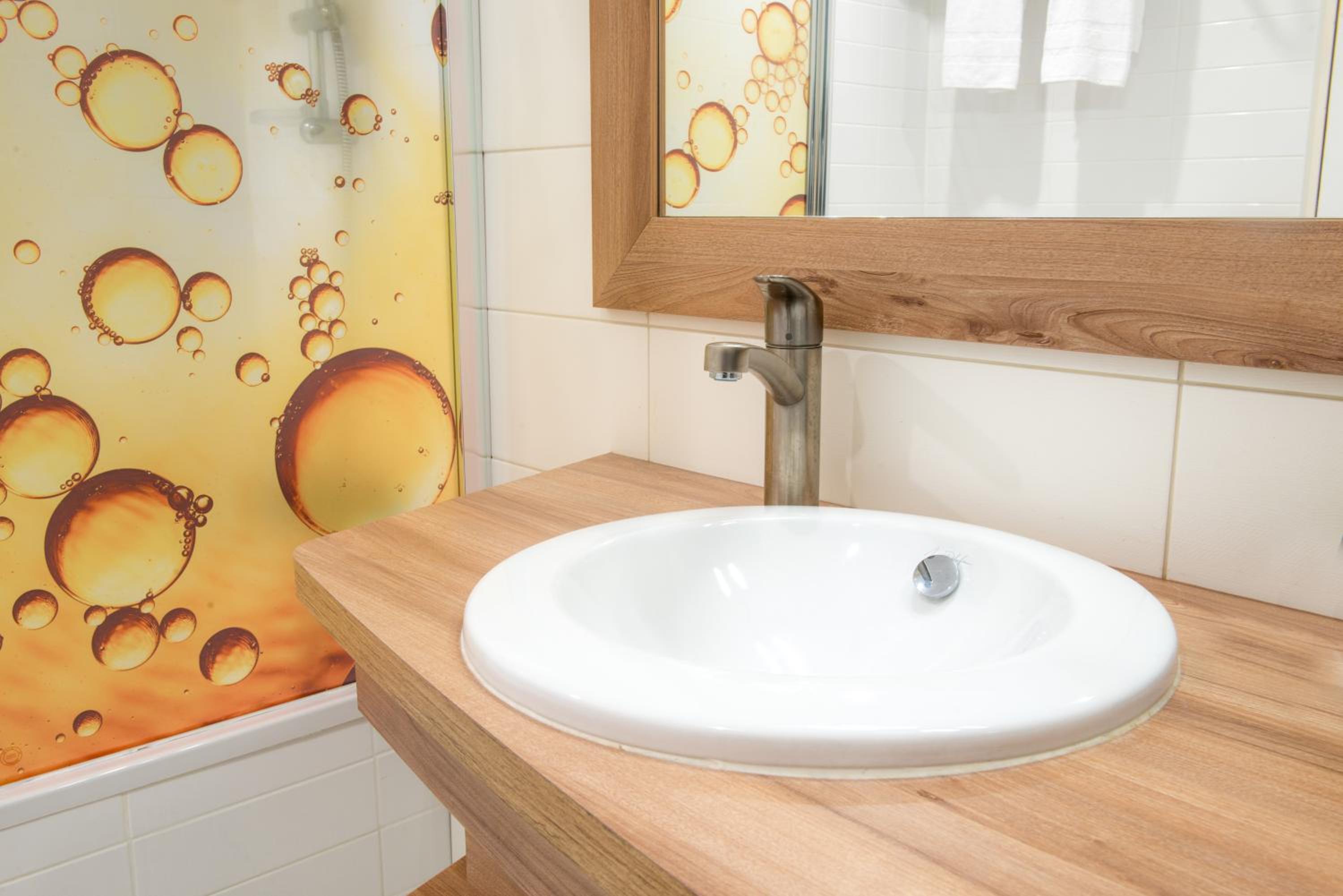 Junior Suite - Non-Smoking - Photo 8