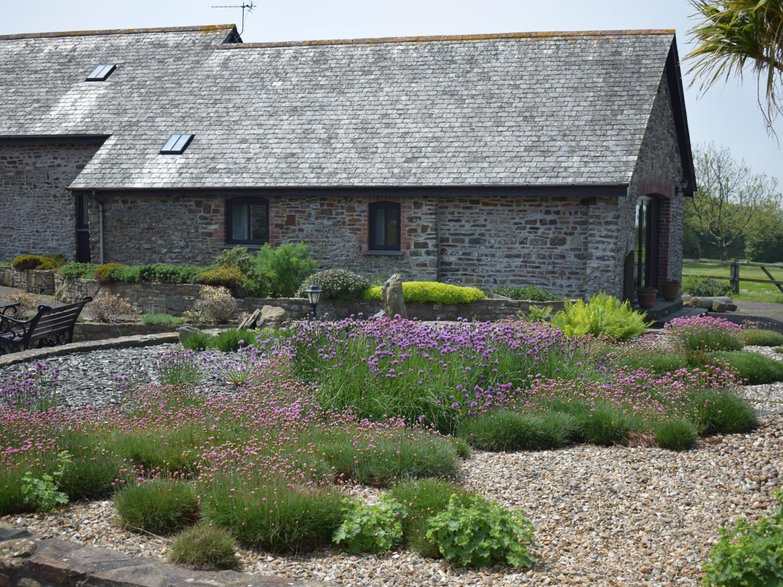 Two-Bedroom Cottage photo 3