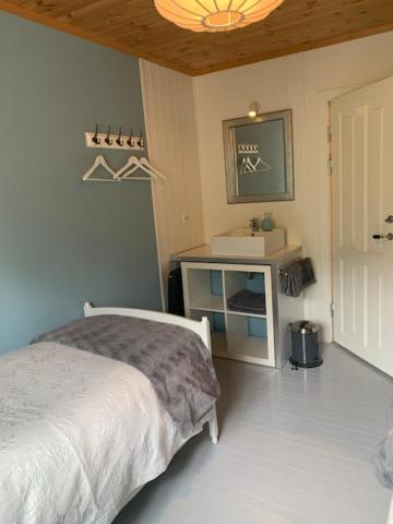 Twin Room - Photo 3