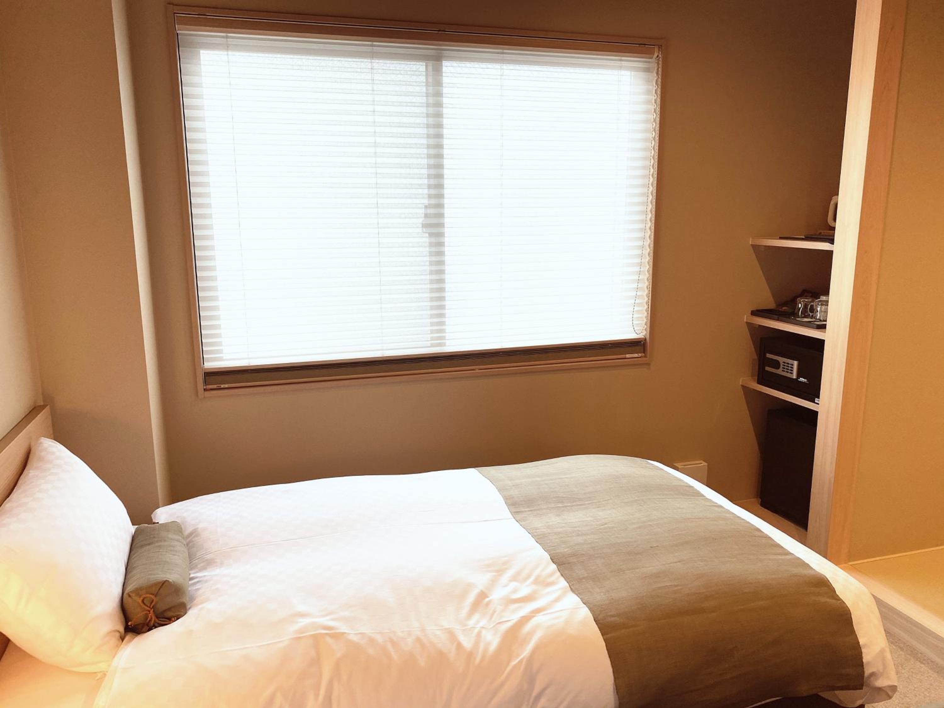 Economy Twin Room - Photo 10