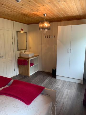 Double Room with Shared Bathroom photo 1