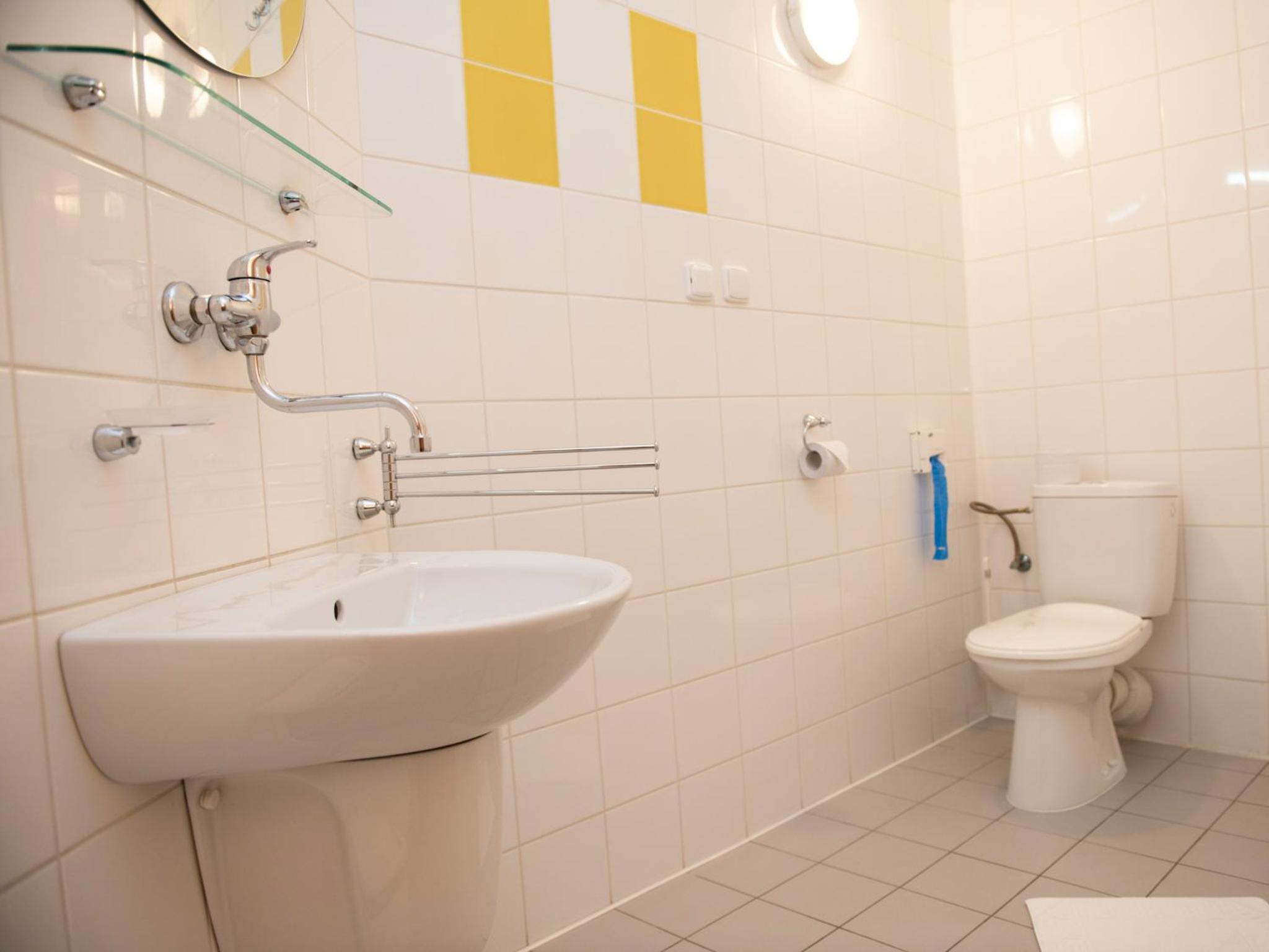 Comfort Single Room with Private Bathroom photo 3
