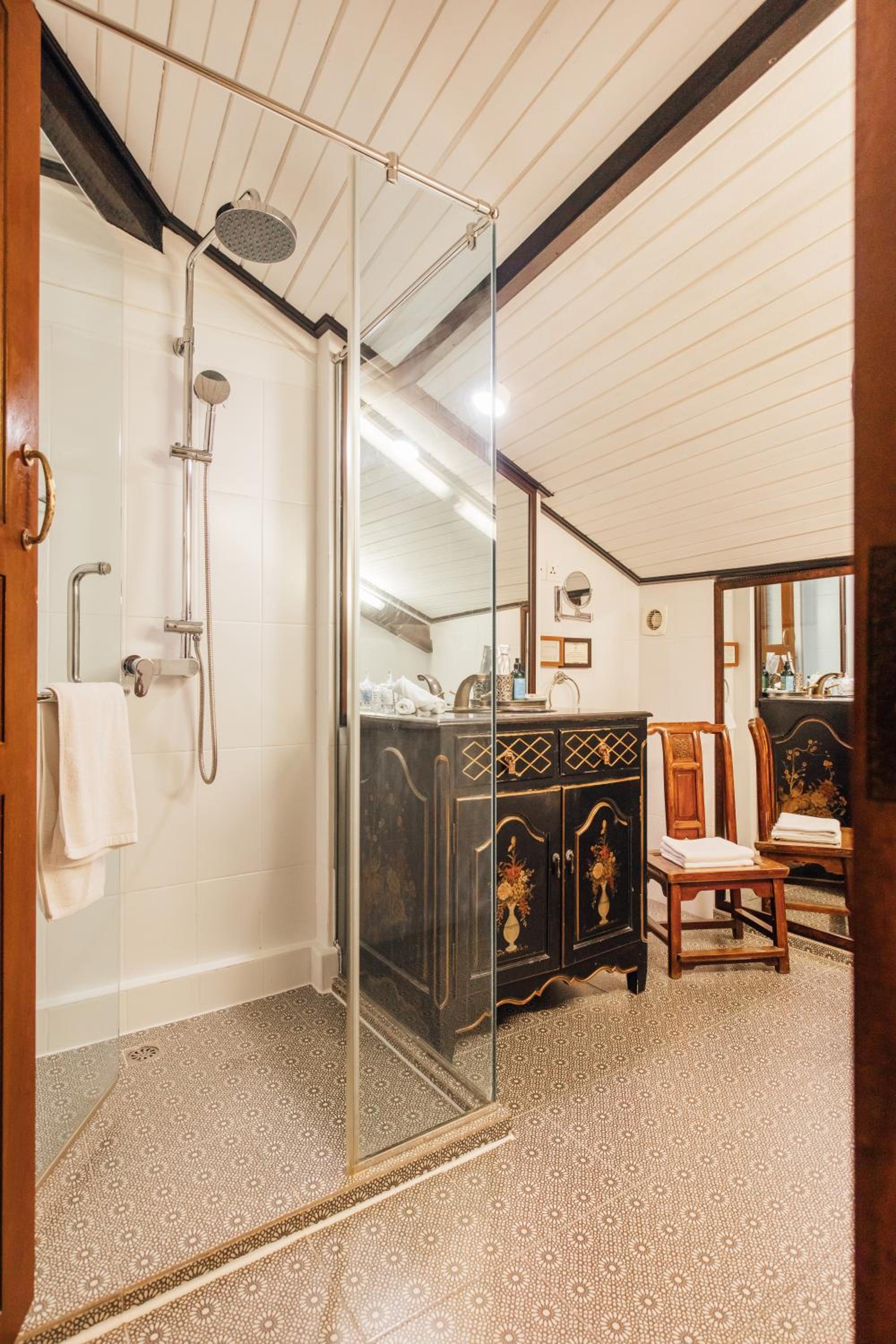 Duplex Suite - Photo 4