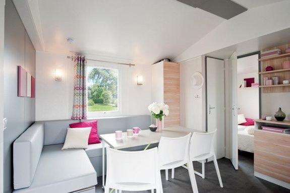 Mobile Home photo 2