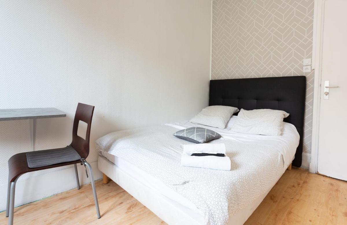 Standard Double Room with Shared Bathroom photo 2