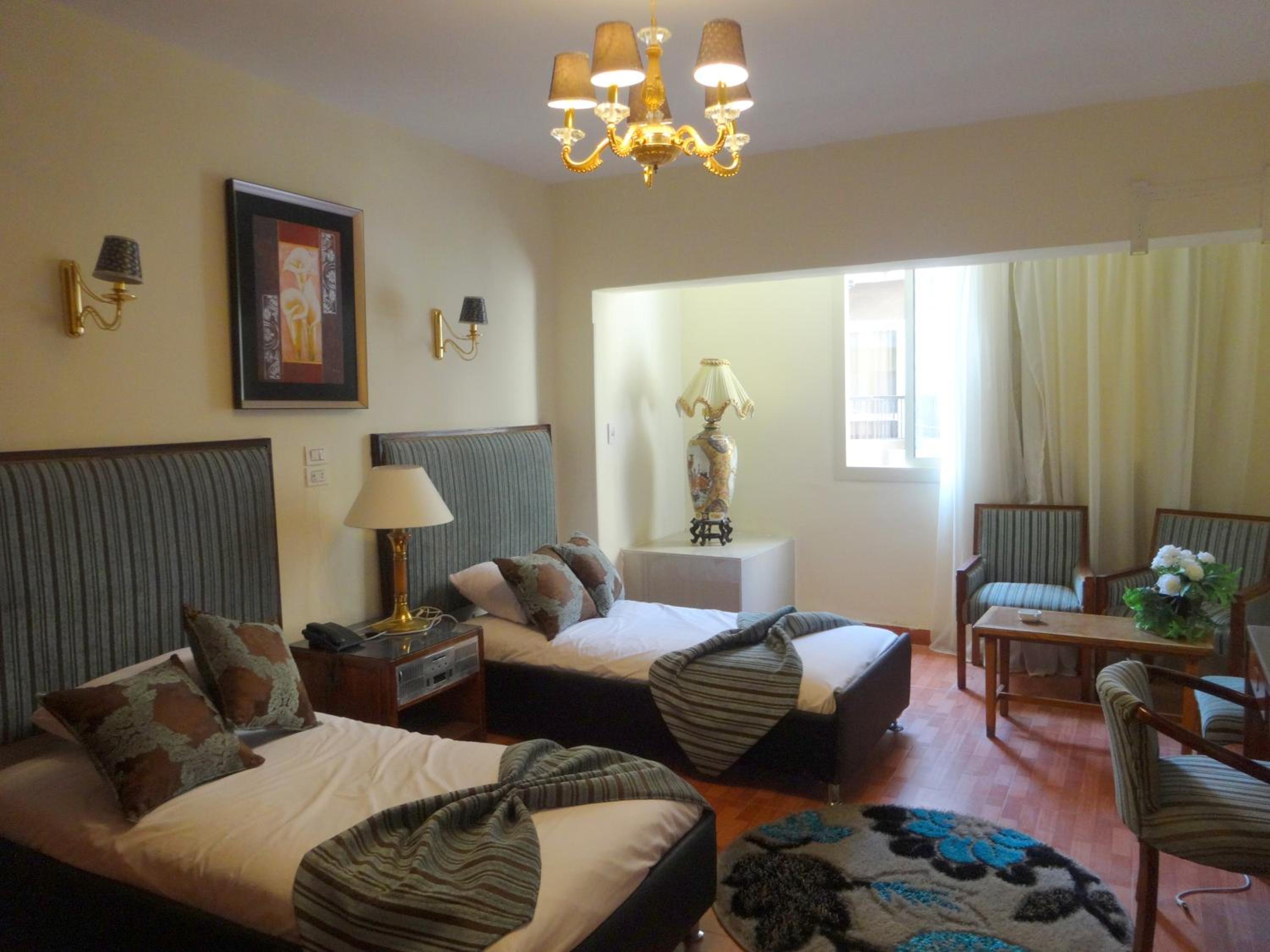 Standard Double or Twin Room - Photo 7