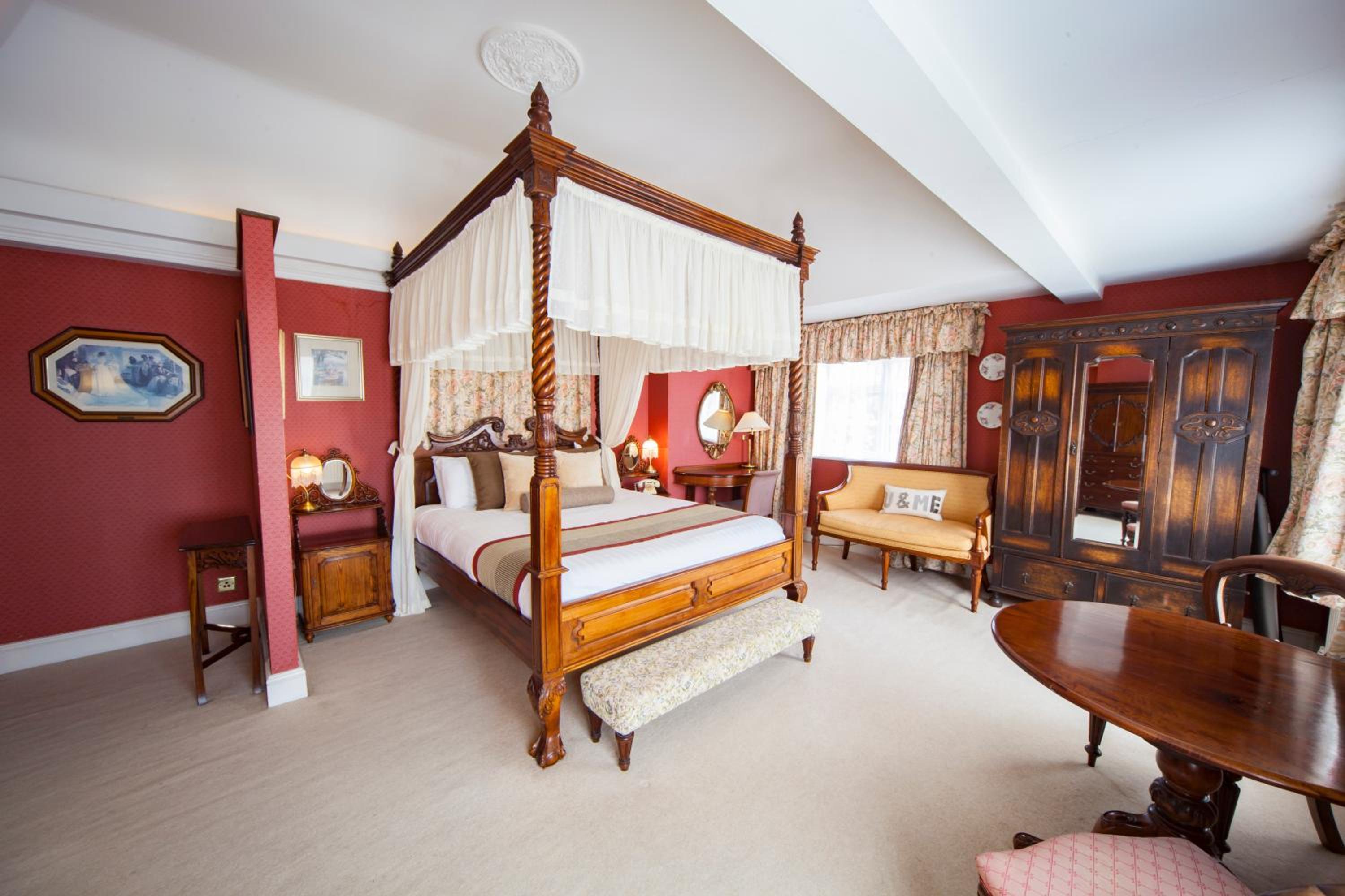 Four Poster Suite  - Photo 1
