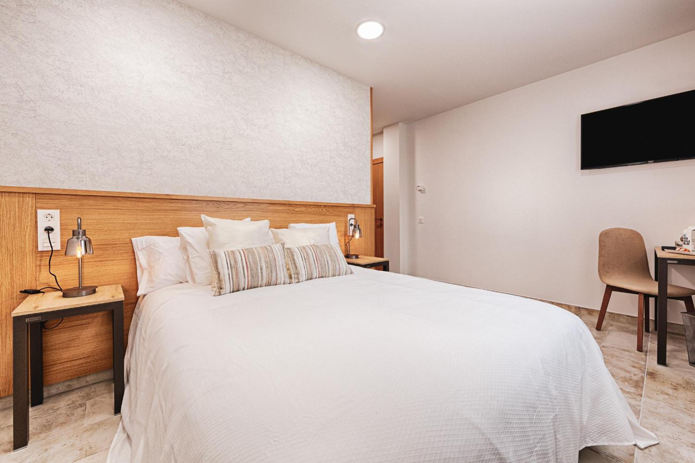 Double Room - Photo 3