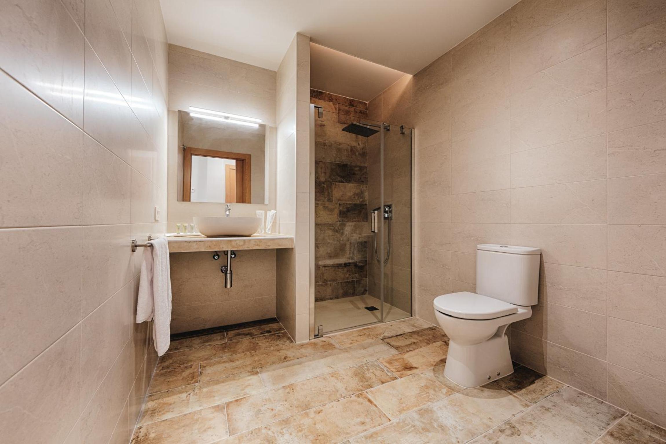 Double Room - Photo 4