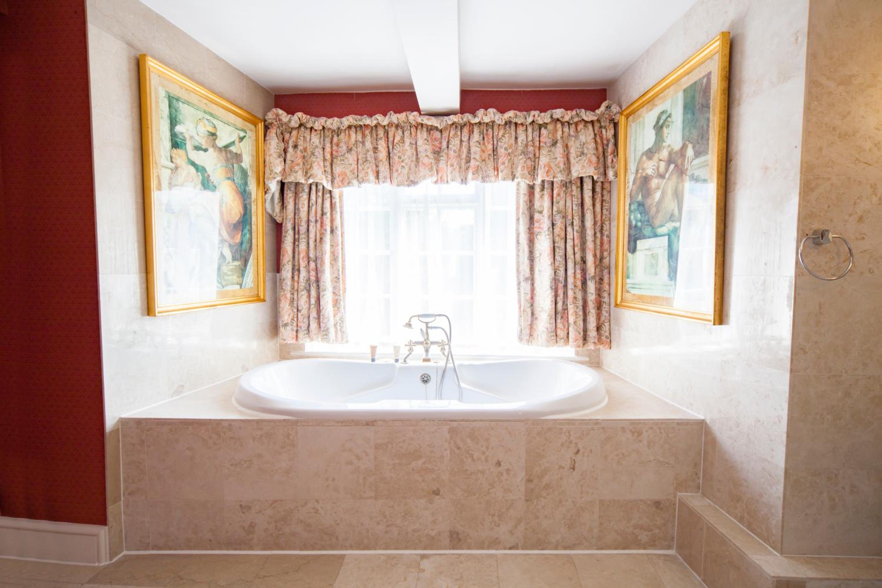 Four Poster Suite  - Photo 3