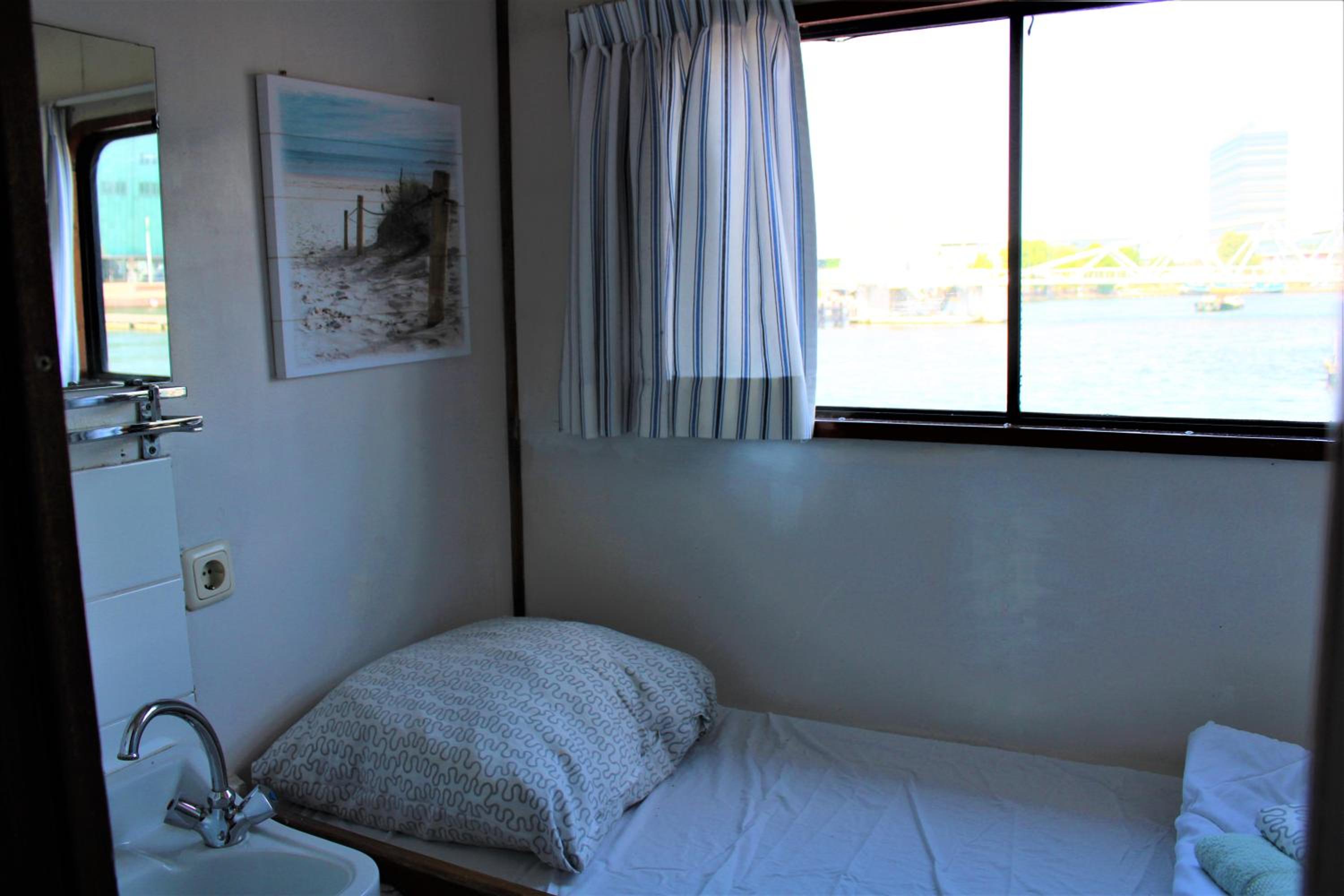Single Cabin photo 1