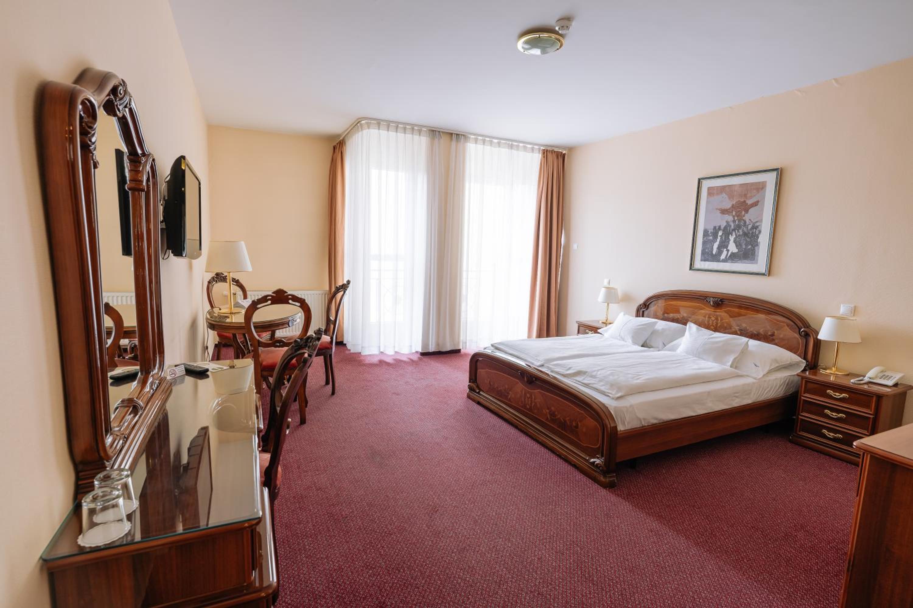Junior Suite with Balcony photo 3