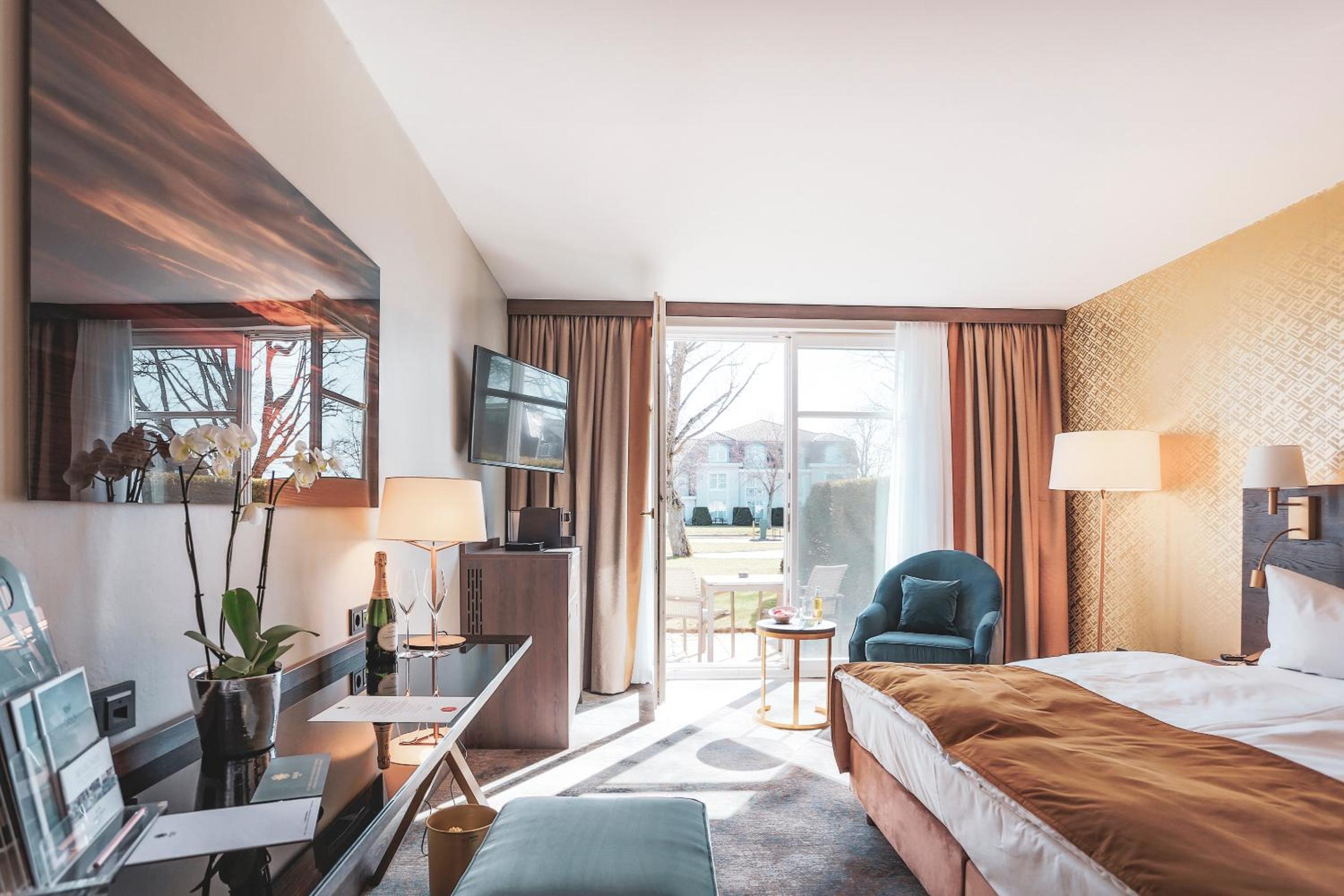 Double or Twin Room with Terrace - Photo 1