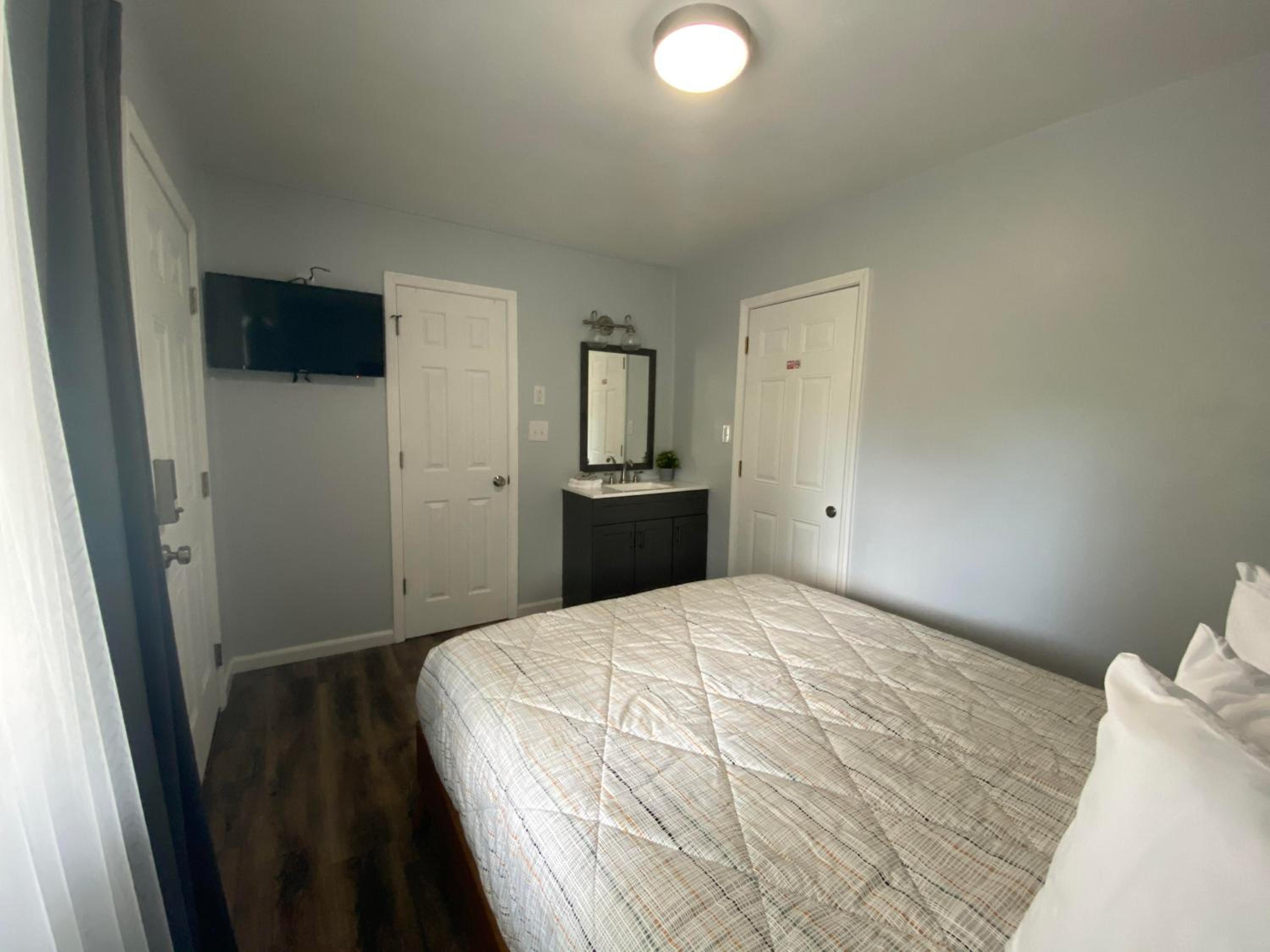 Standard Queen Room photo 3