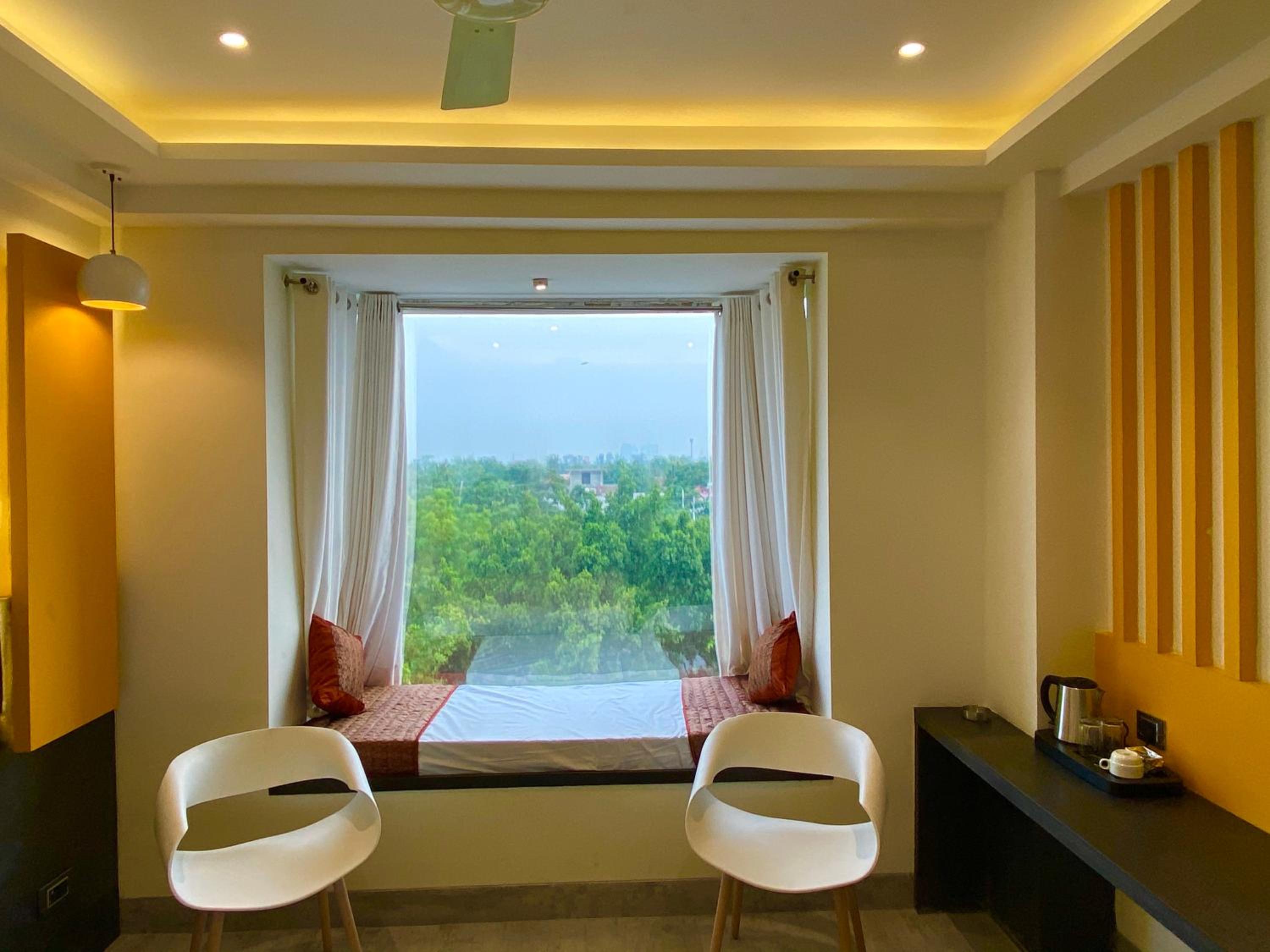 Deluxe Double or Twin Room - Photo 6