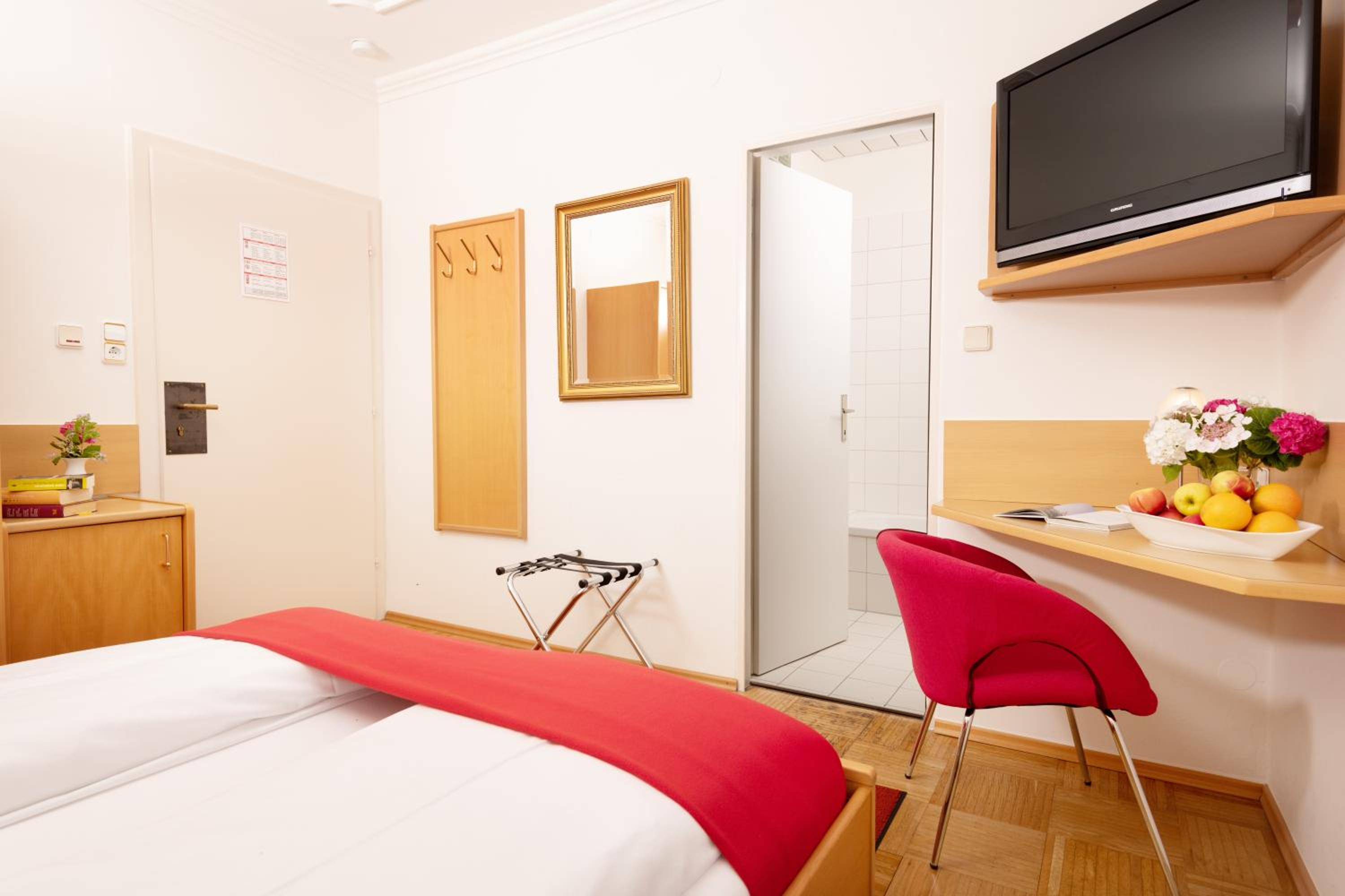 Double Room photo 2