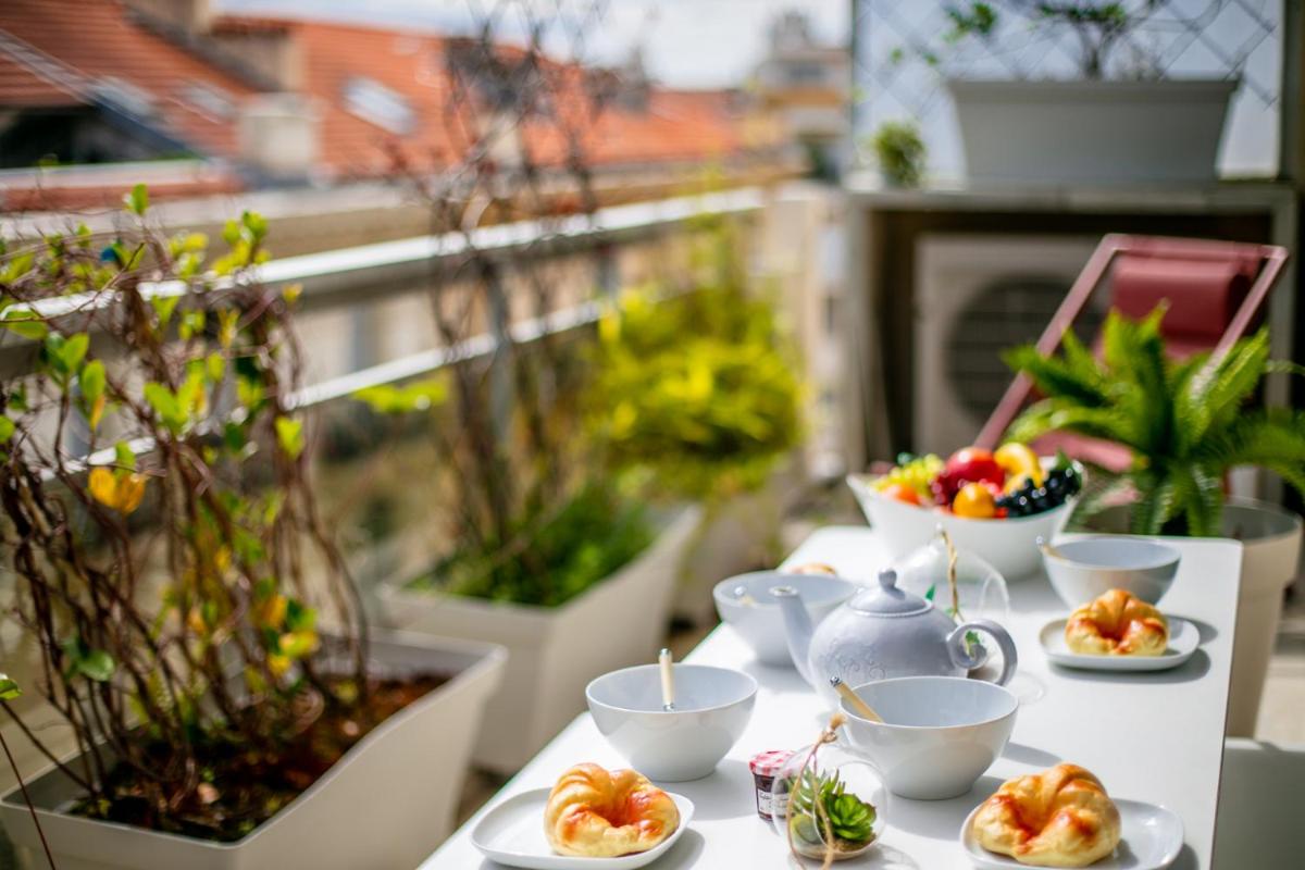 Apartment with Terrace