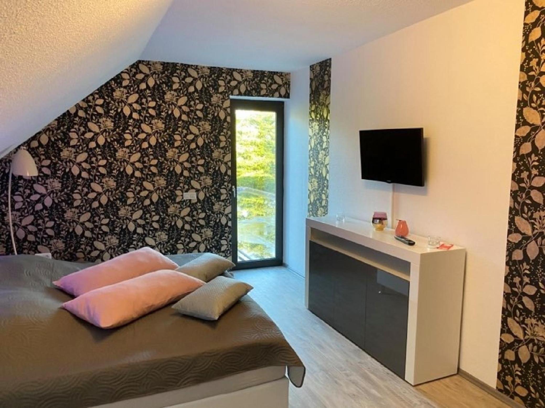 Standard Double Room - Photo 3