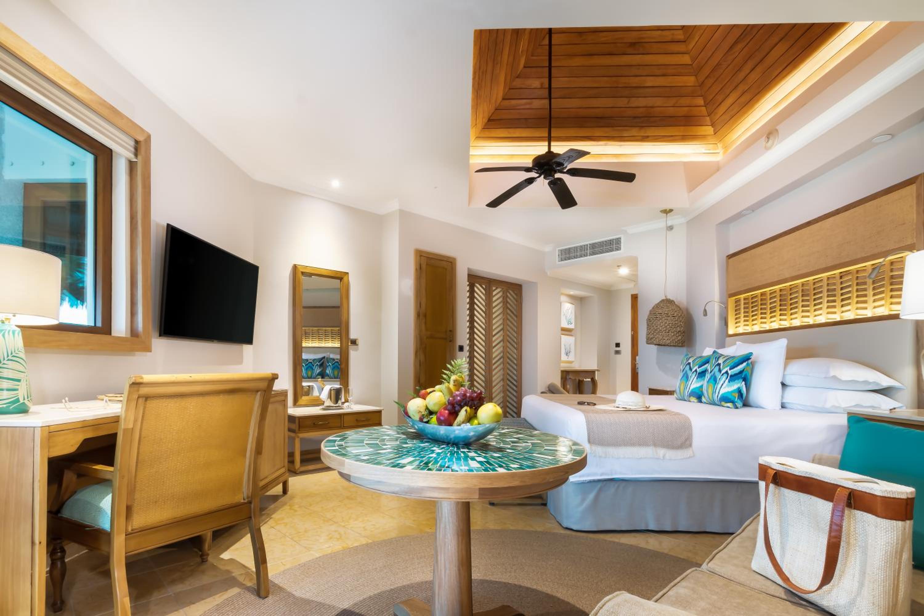 Emerald Junior Suite thumbnail 6