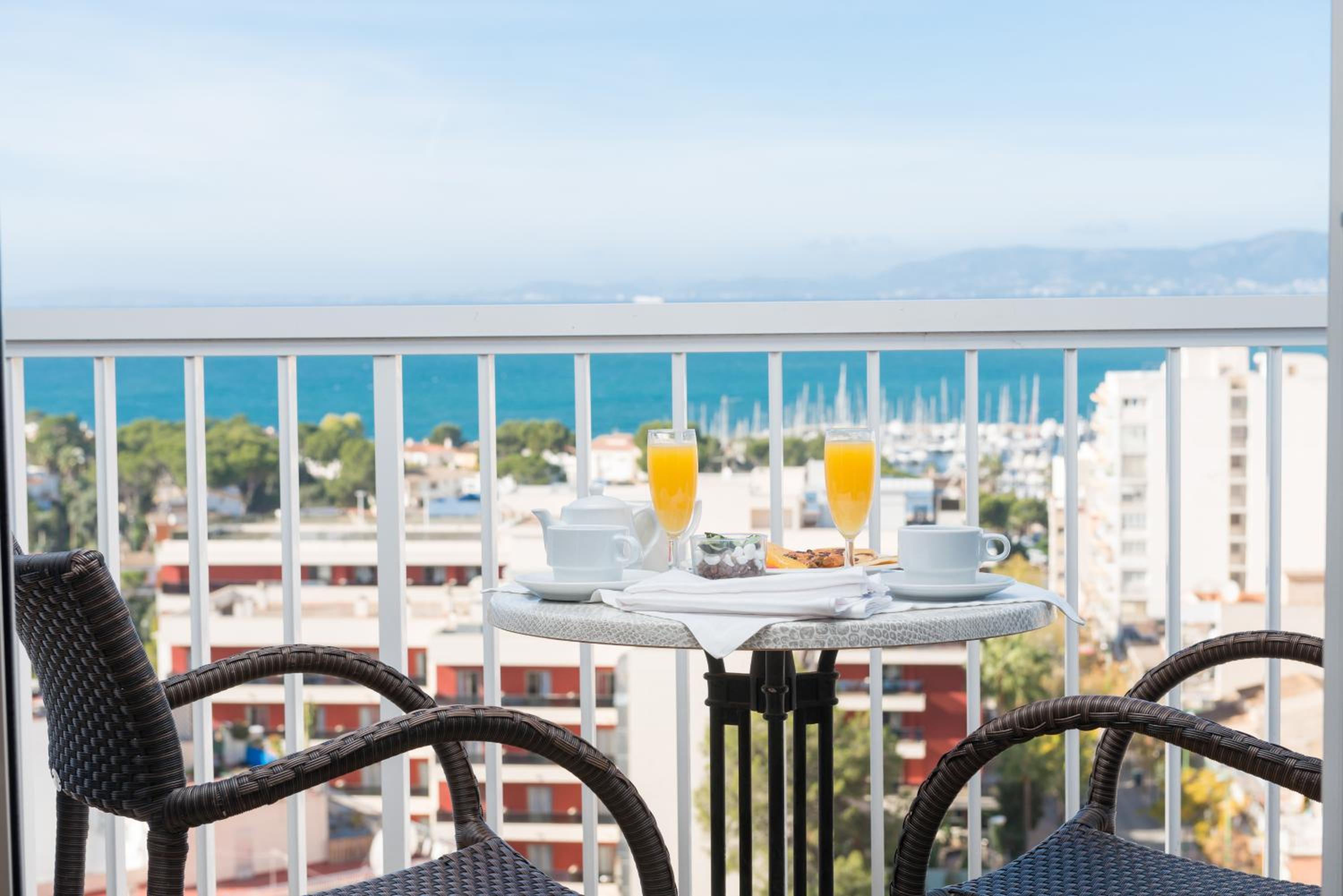 Standard Double or Twin Room with Sea View photo 2