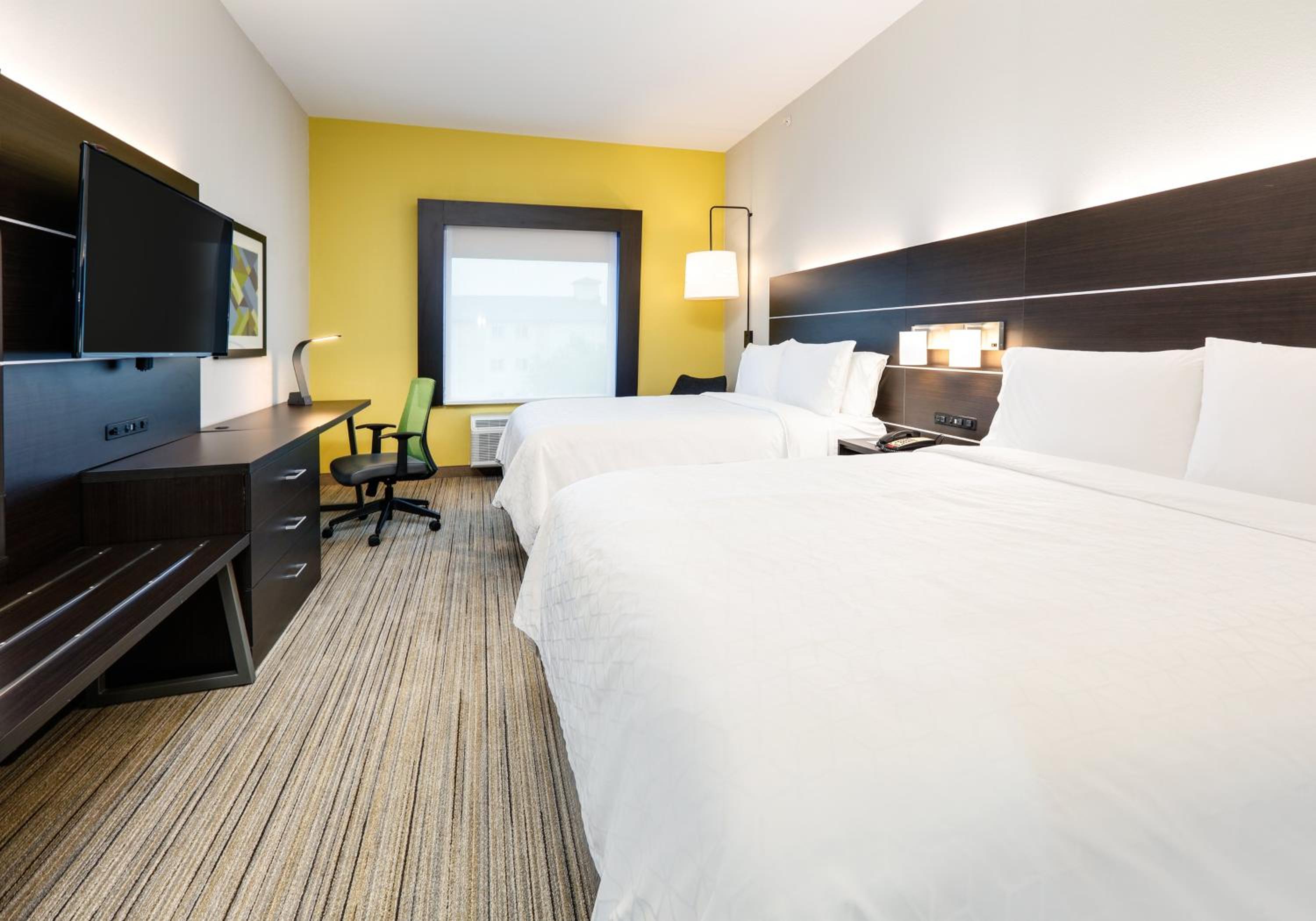 Standard Queen Room with Two Queen Beds - Photo 1