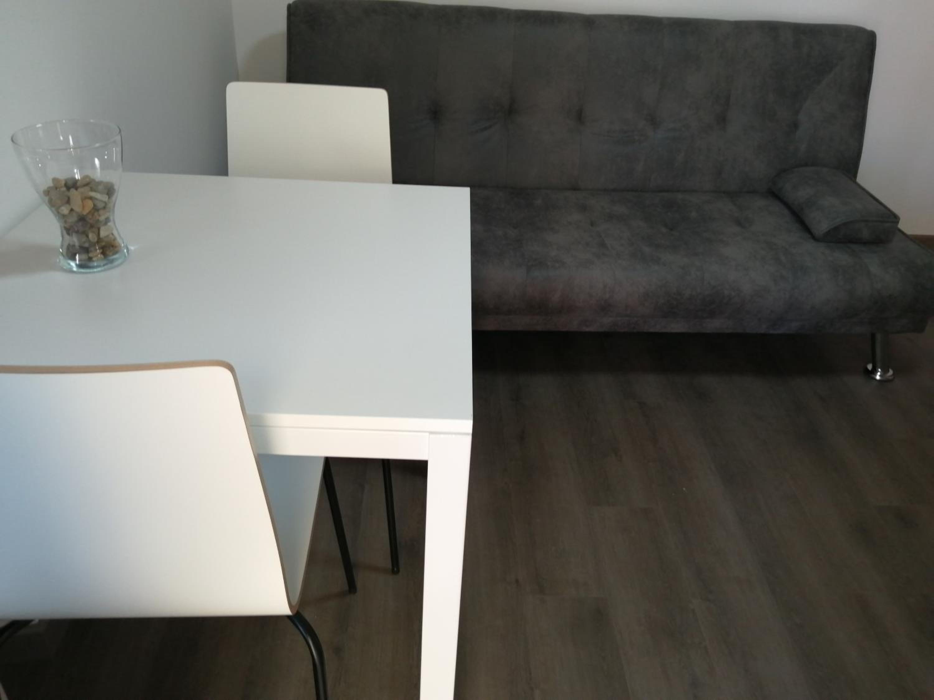 One-Bedroom Apartment - Photo 3