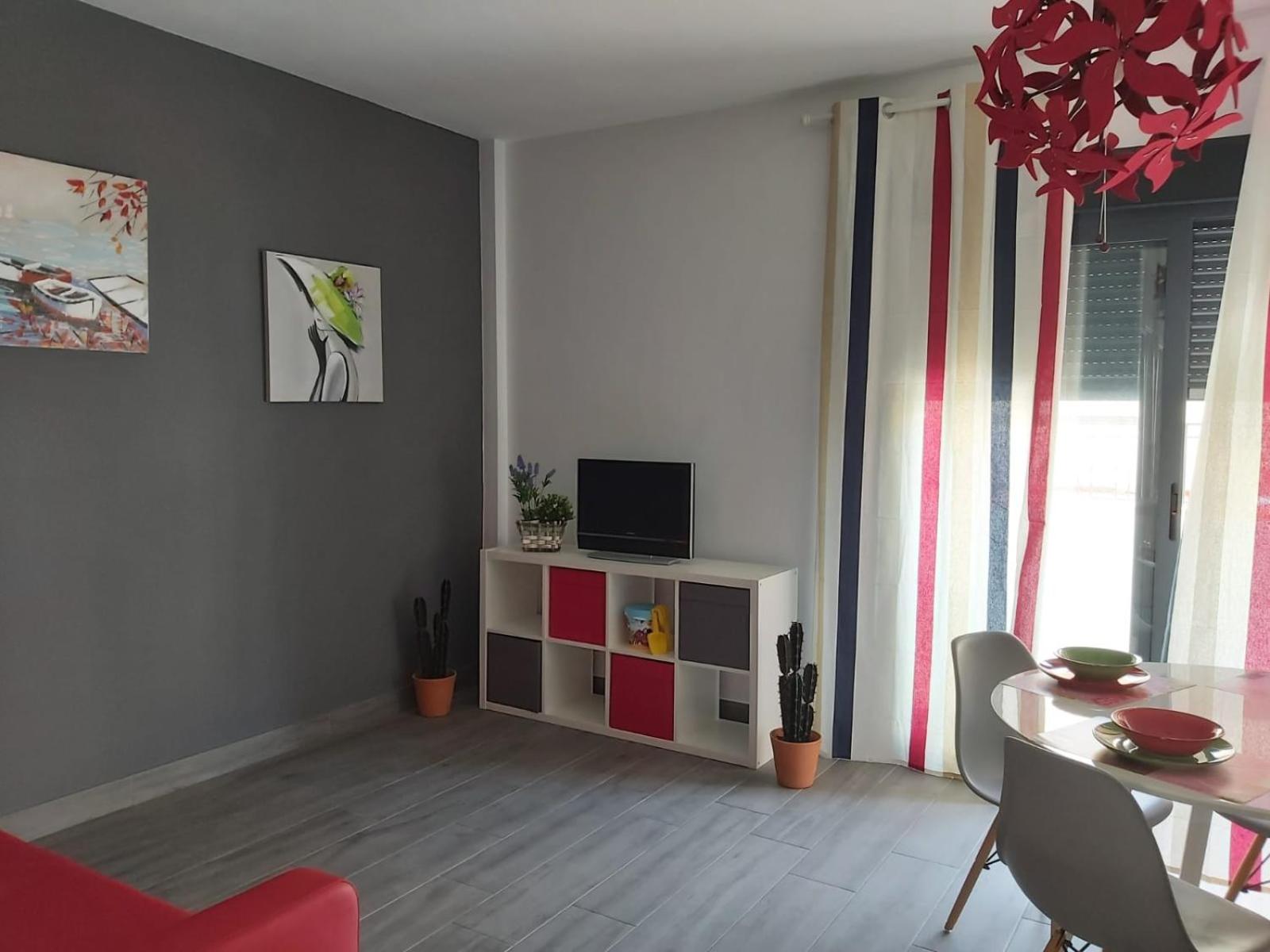 One-Bedroom Apartment - Photo 4