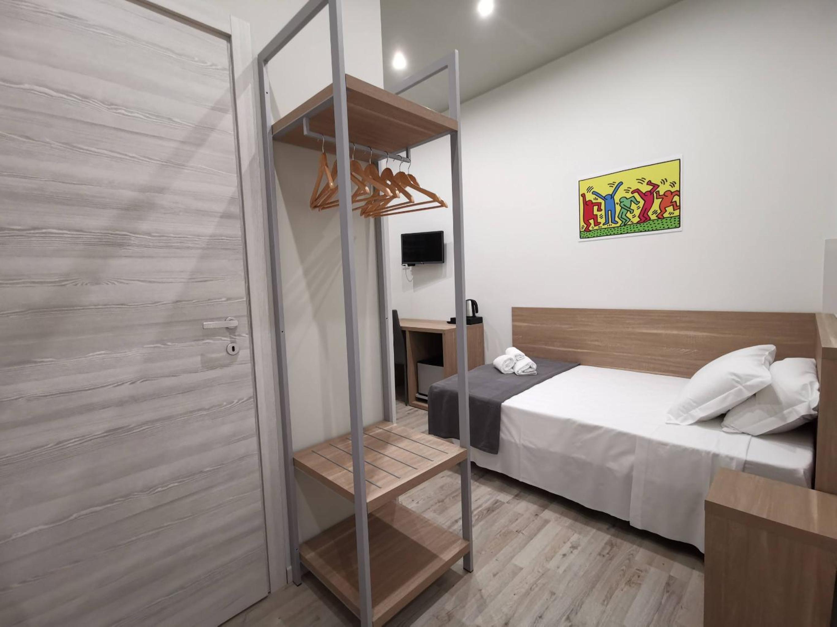 Large Single Room photo 1