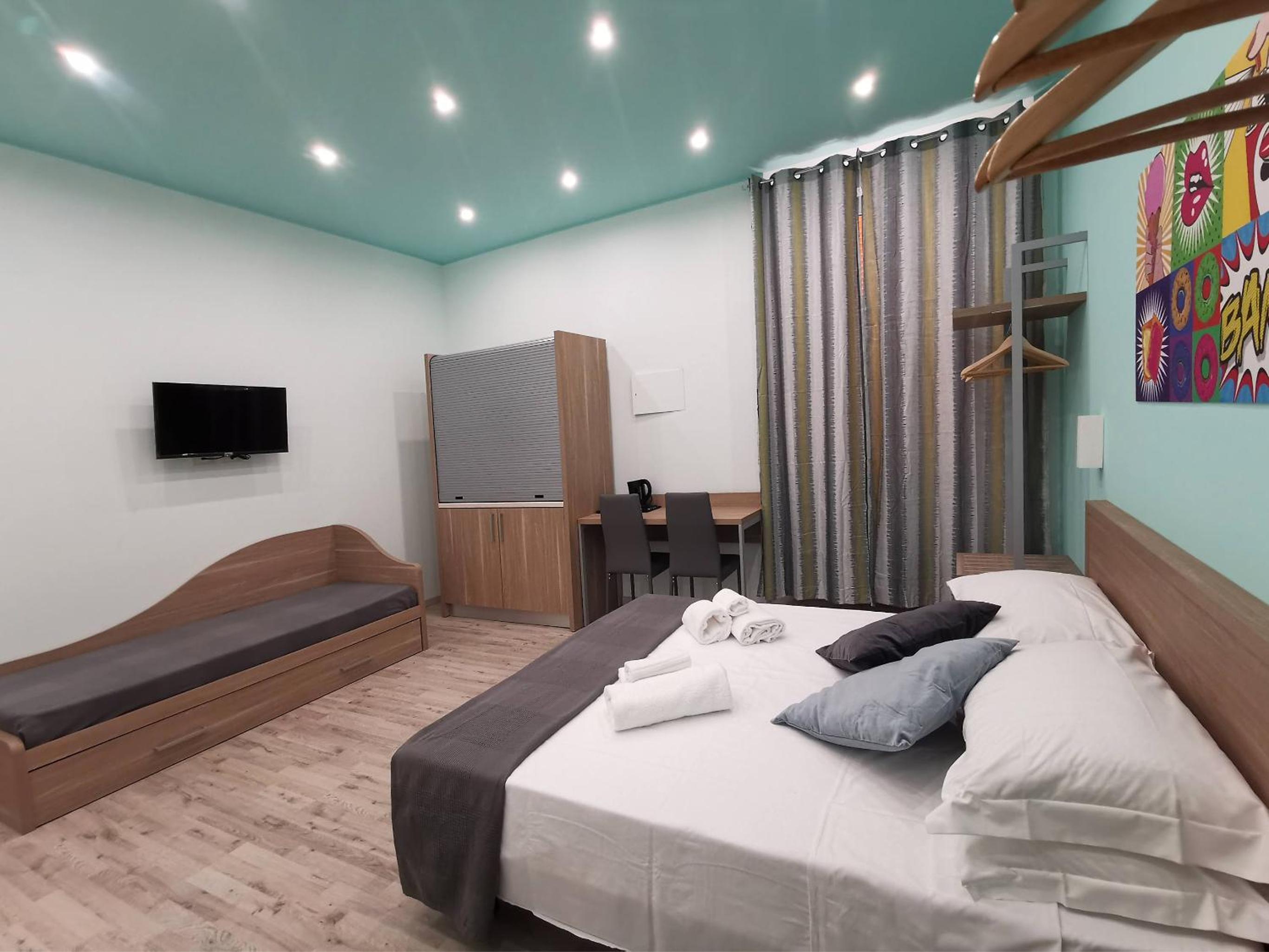 Family Room - Photo 6