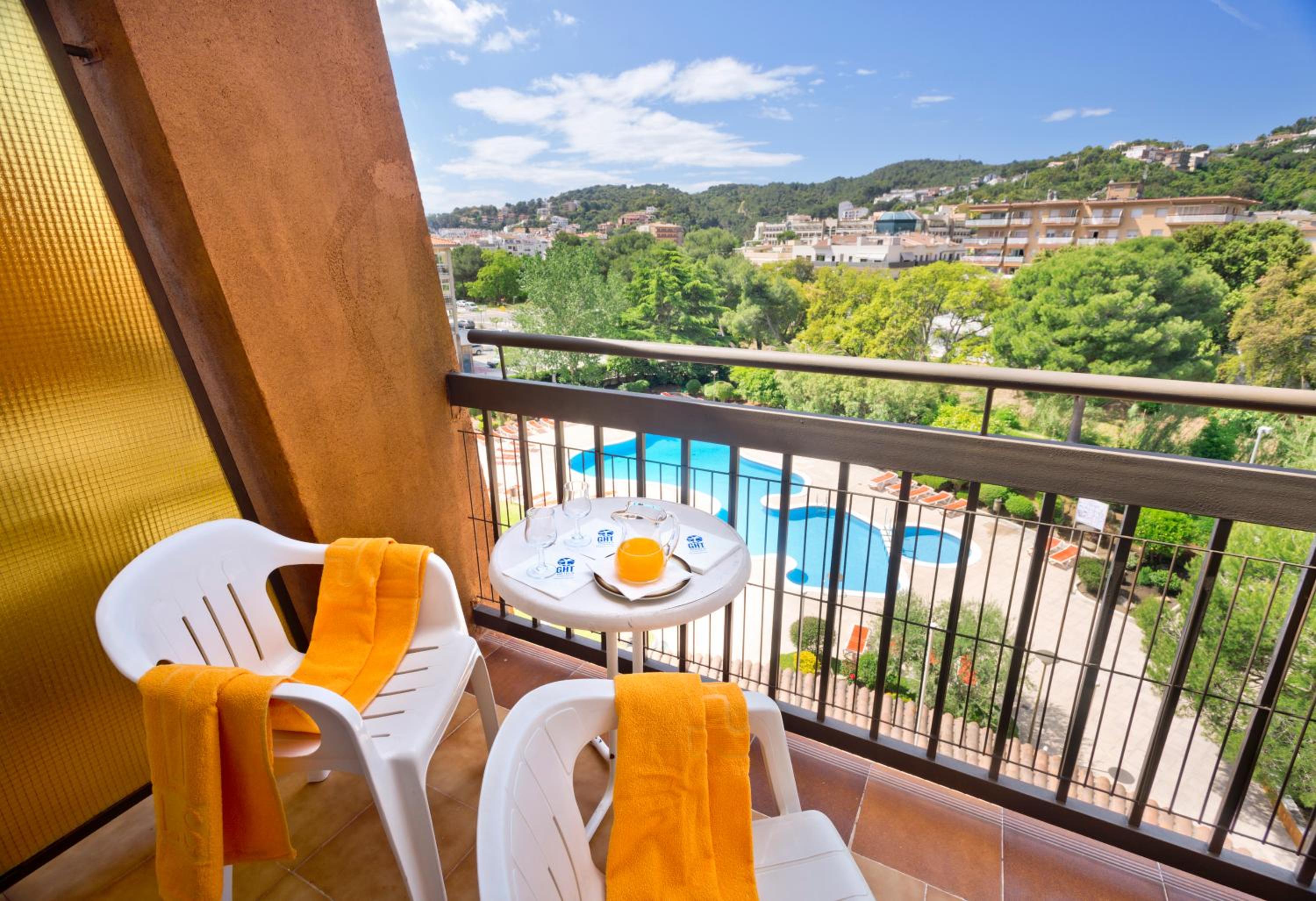 Studio with Balcony (2-3 Adults) - Photo 6