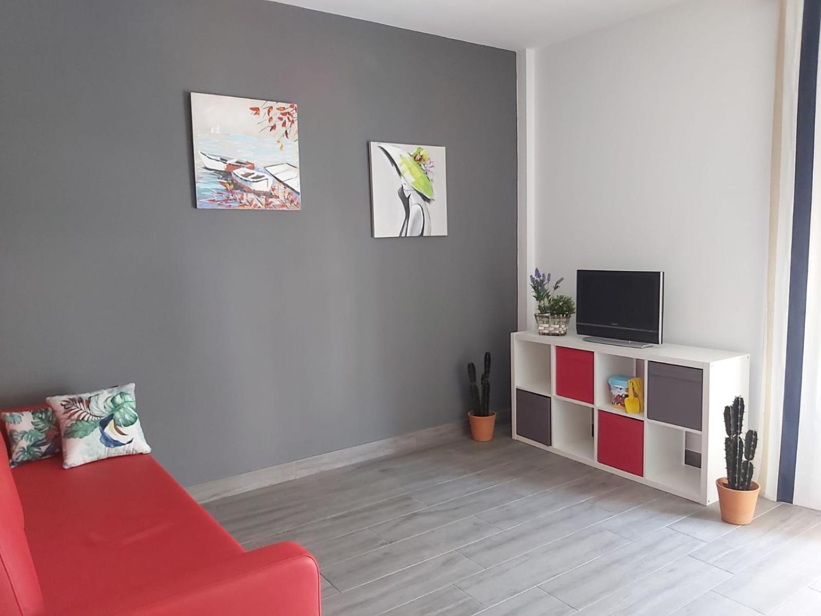 One-Bedroom Apartment - Photo 5