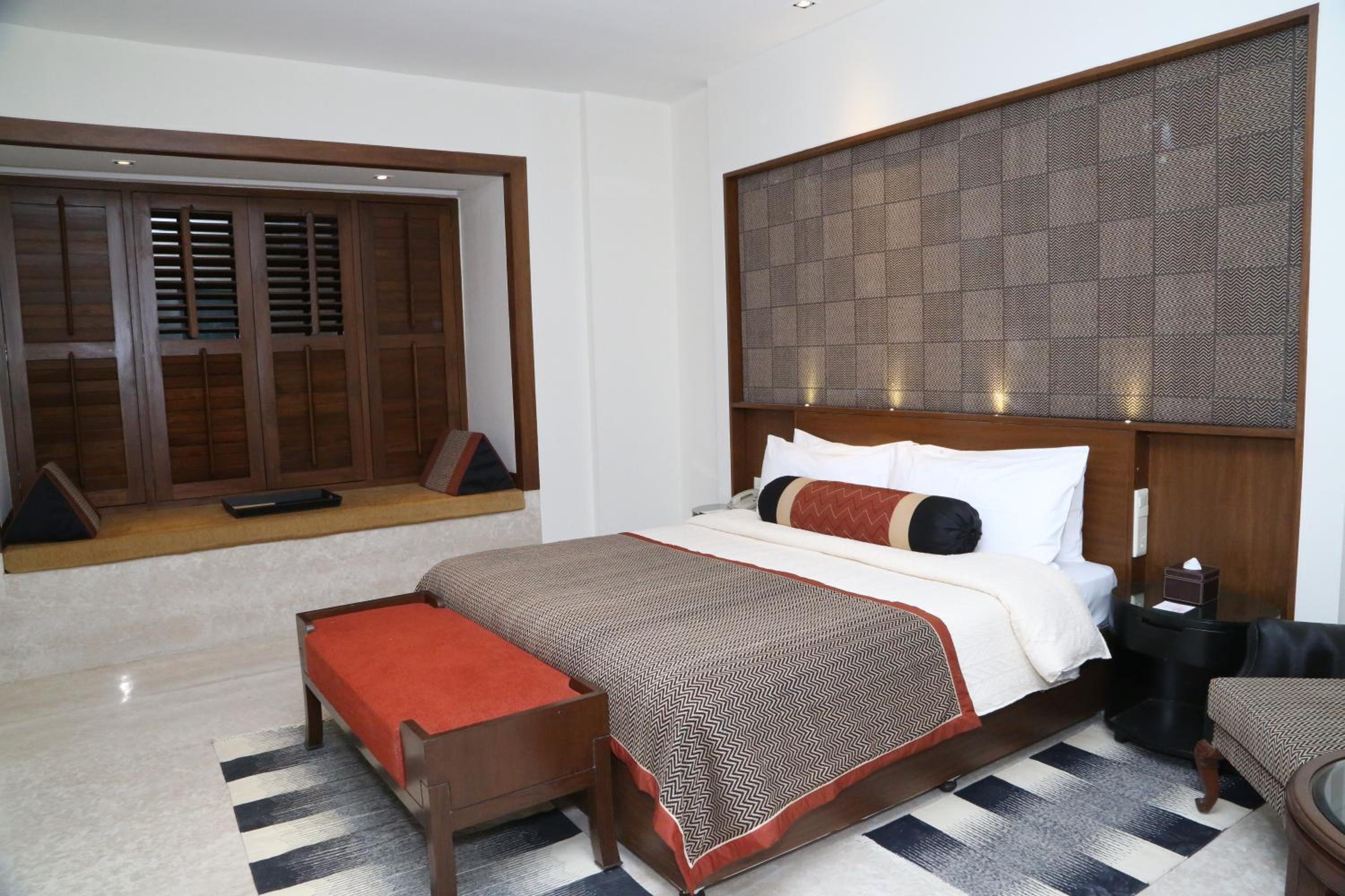Edwardian Luxury Room with Club Lounge Access with Tea/Coffee Service along with cookies at Tea lounge, Cocktail Hours (Timings – 1730 Hrs – 1900 Hrs) and book with Club lounge and get Airport Pick up or Drop at a discounted price